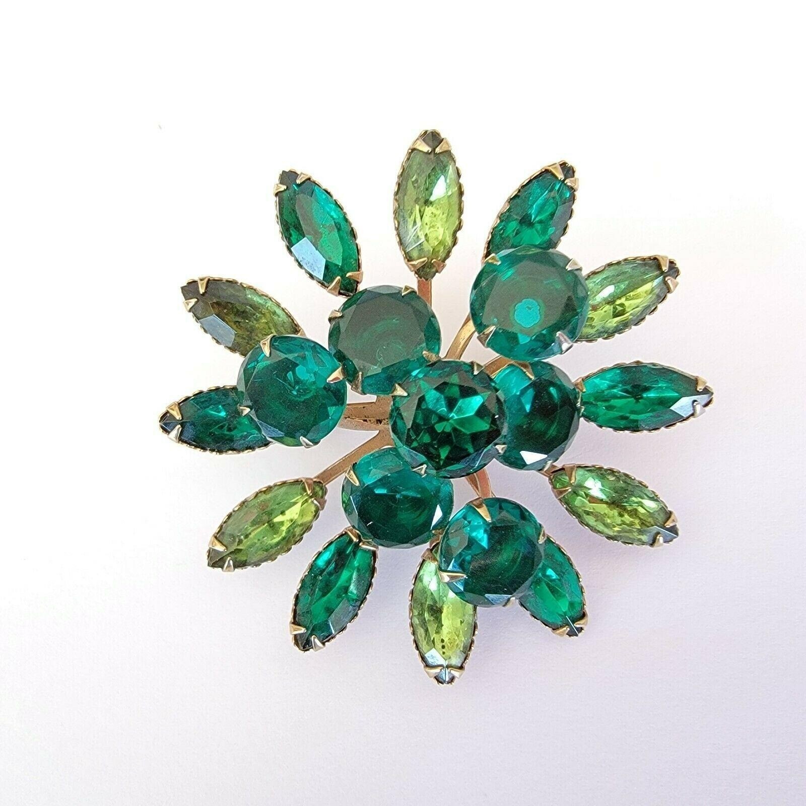 Vintage Faceted Green Acrylic Flower Brooch 60s 70s 80s Floral Statement Pin