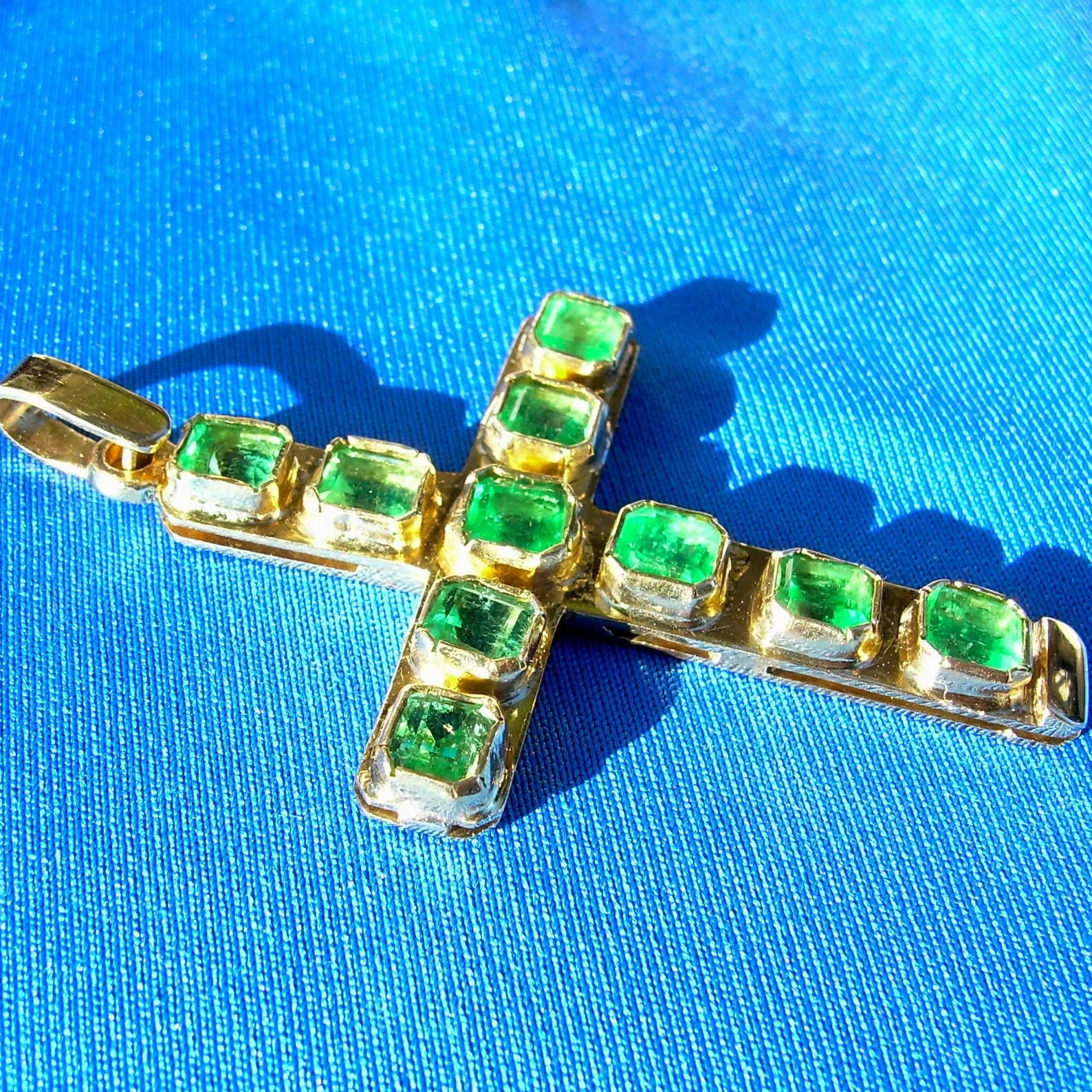 Original EARTH MINED EMERALD Deco Cross Pendant Elegant SOLID 18K GOLD Medallion