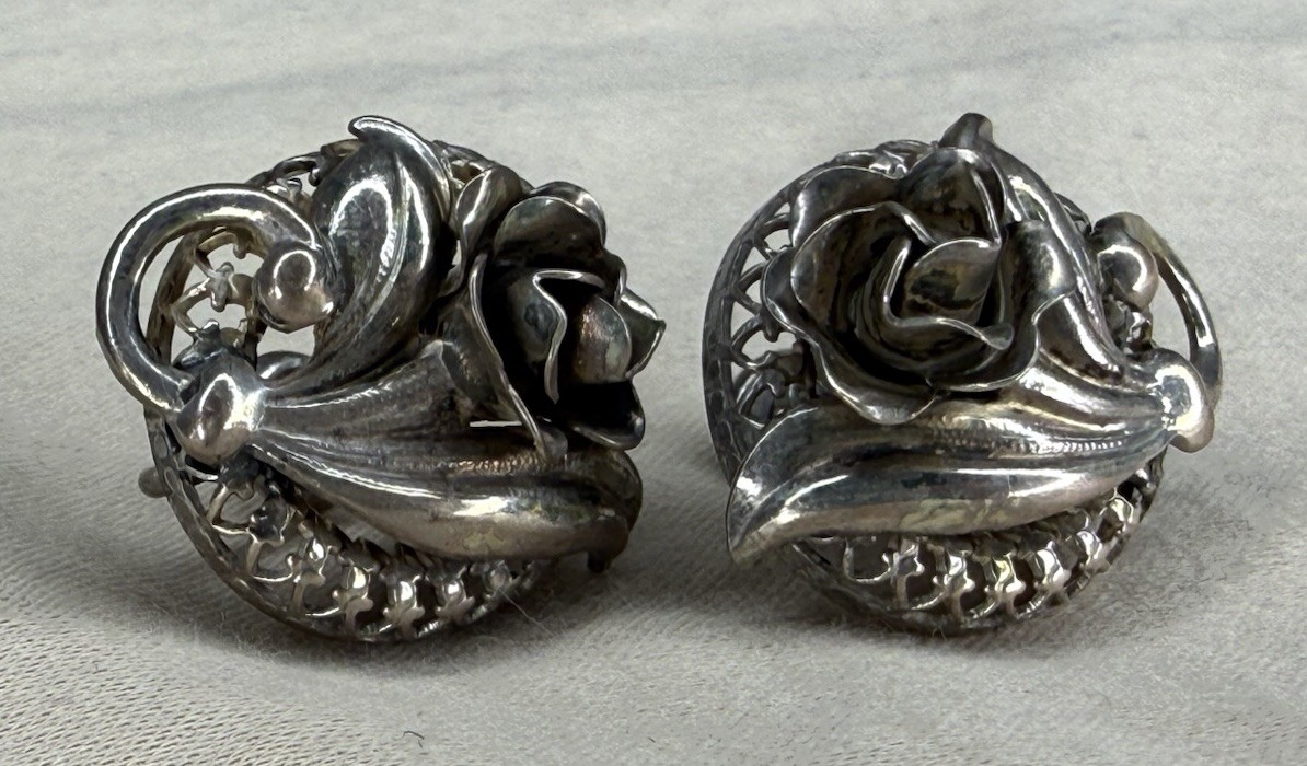 Vintage Danecraft Sterling Silver Floral Bouquet Design Screw Back Earrings