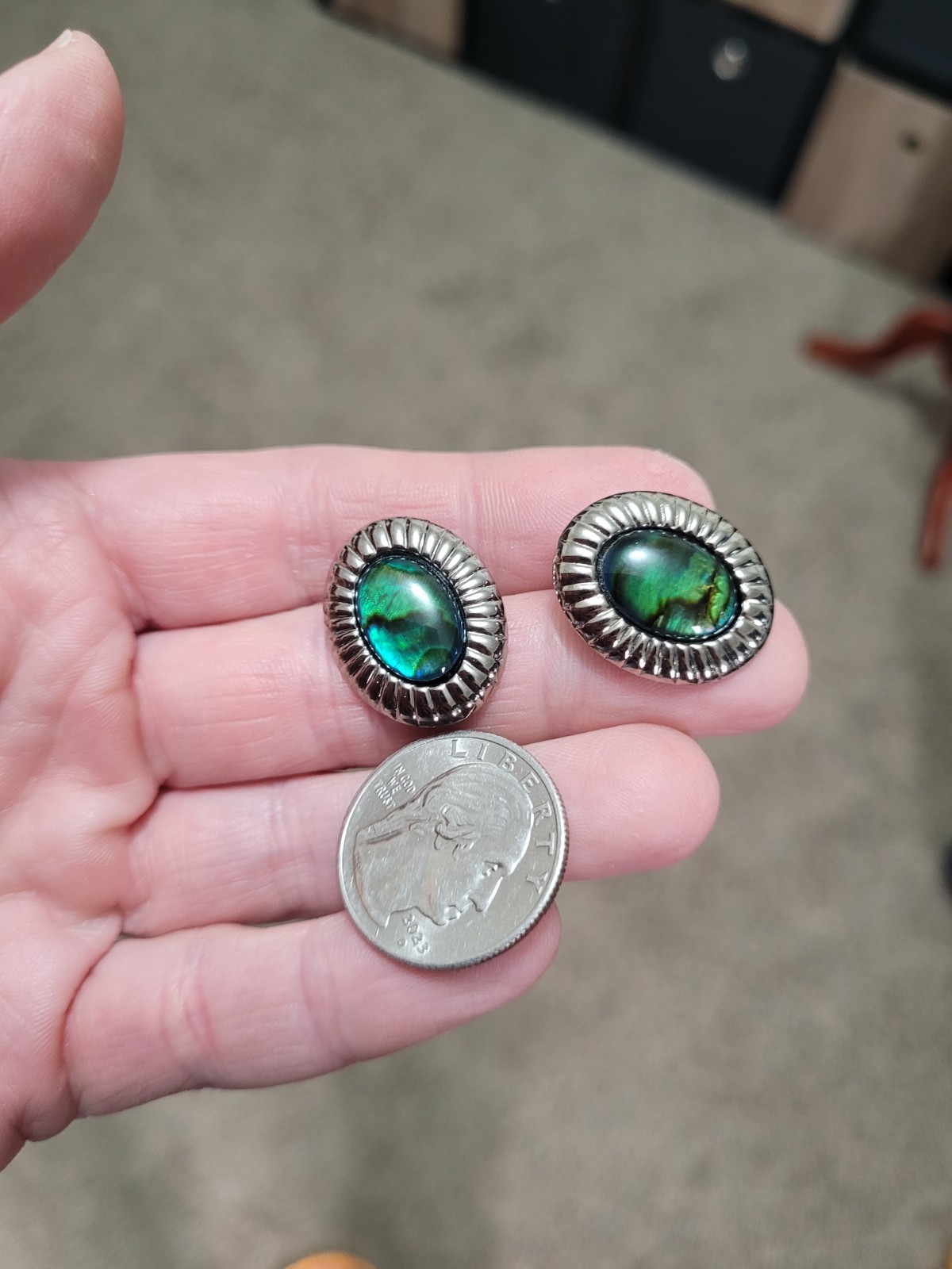 New Vintage Green Pua Shell Oval Stud Earrings Silver Tone Fluted Oval Bezel 1″