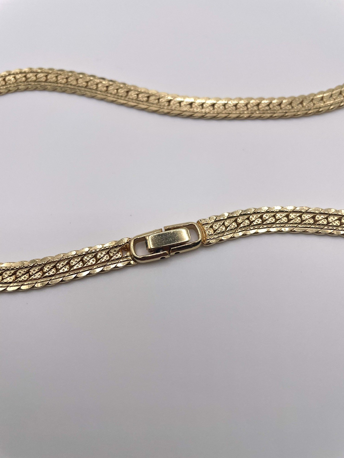 Vintage Gold Tone Herringbone Chain Necklace Flat Reversible Chunky