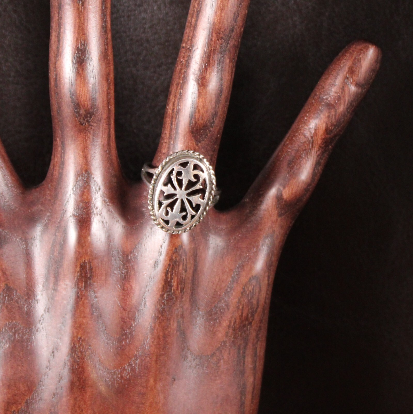 Charles Winston Oval Openwork Fleur-De-Lis Ring Sterling Silver Sz 6.5 Signed CW