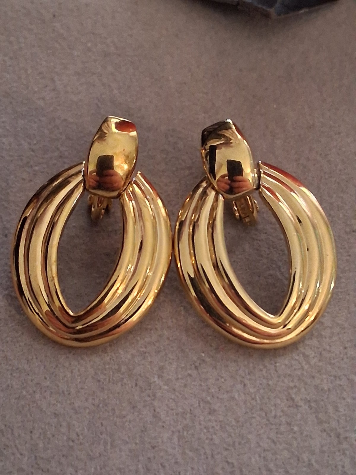 Vintage triple ridge loop door-knocker adjustable clip-on earrings, gold-tone