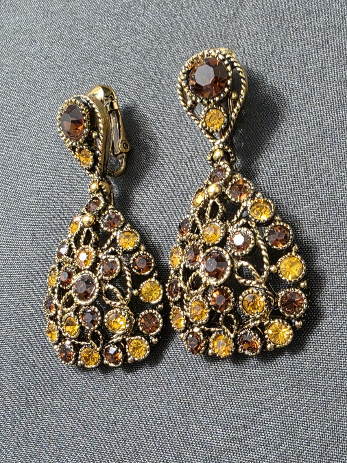 Estate – Gold Tone – Vintage Amber Colored Stones – Dangle Earrings – Item 264