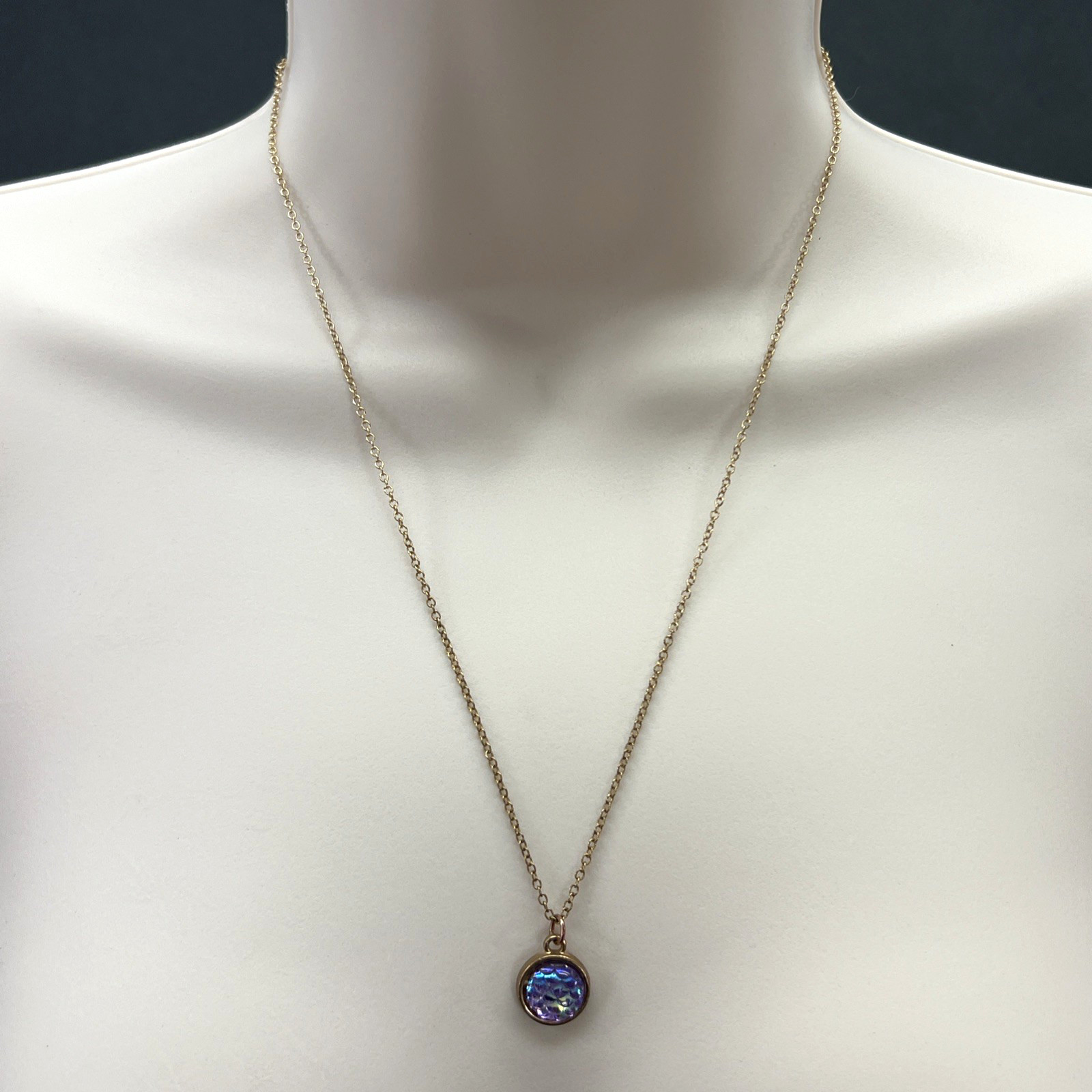 Iridescent Mermaid Scale Pendant Necklace Blue Purple Vintage Gold Tone 20″