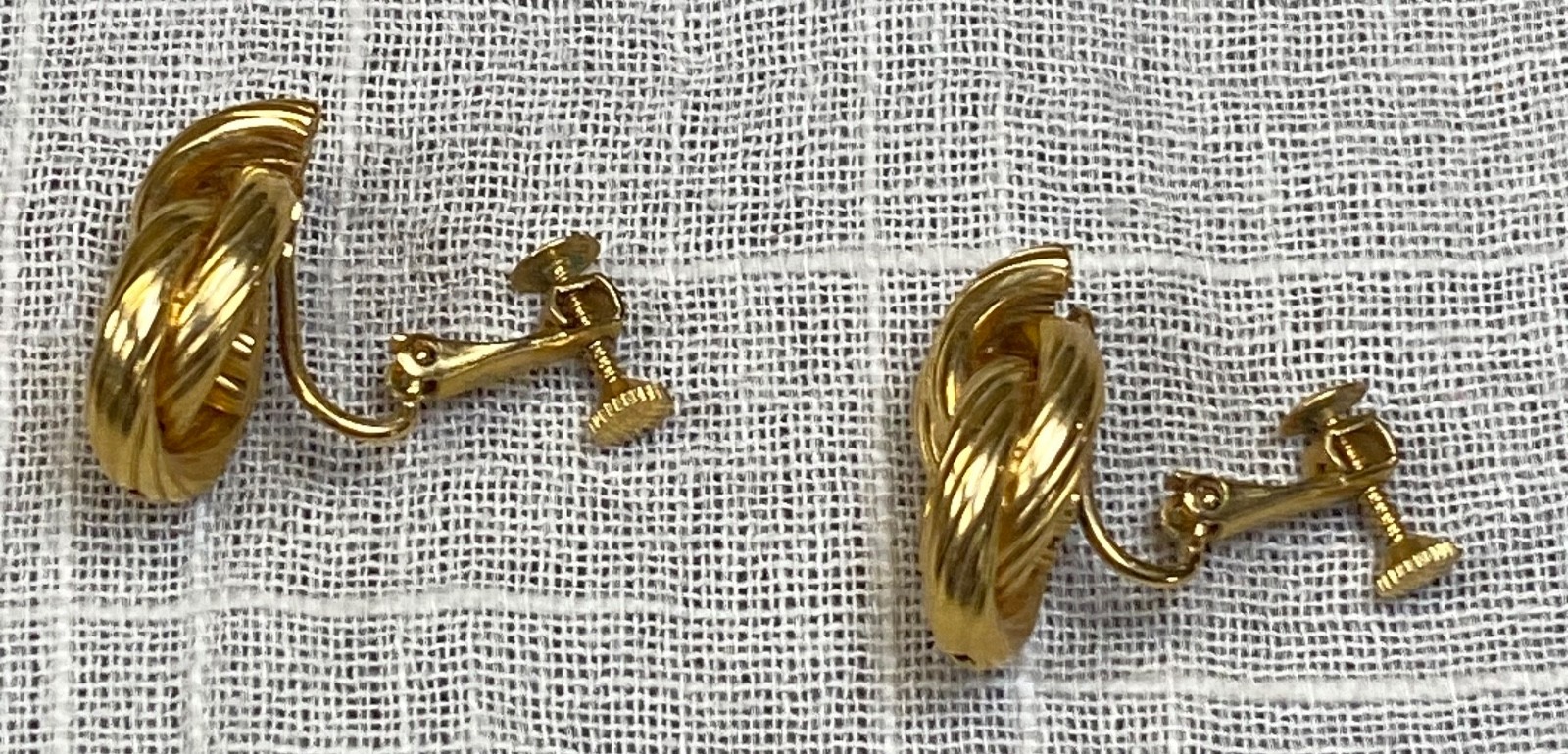 VIntage Napier Earrings Gold Tone Swirl Twist Hoop Clip On Adjustable Screw Back