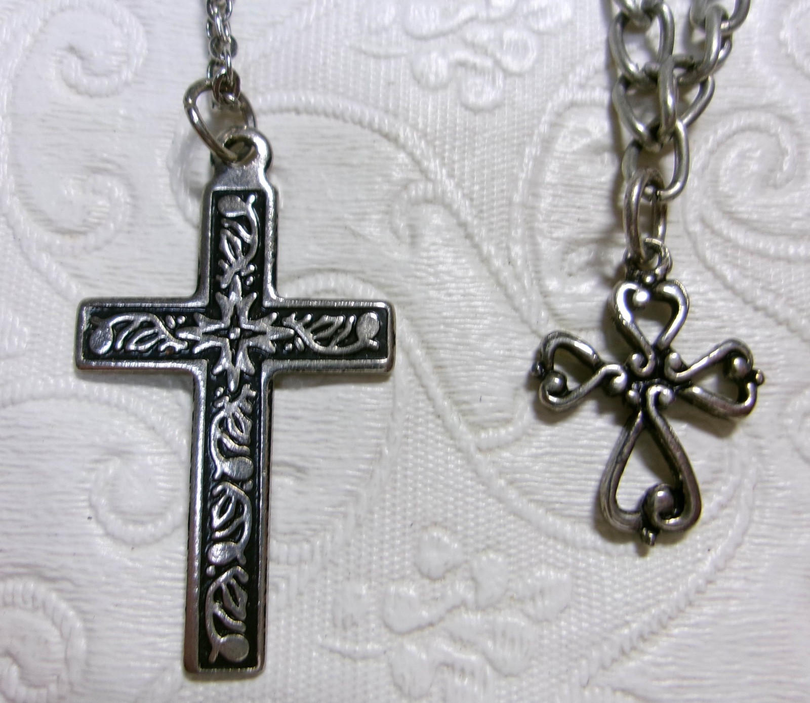 Lot of Religious Necklaces – Christian – Cross – Rosary – Some Vintage