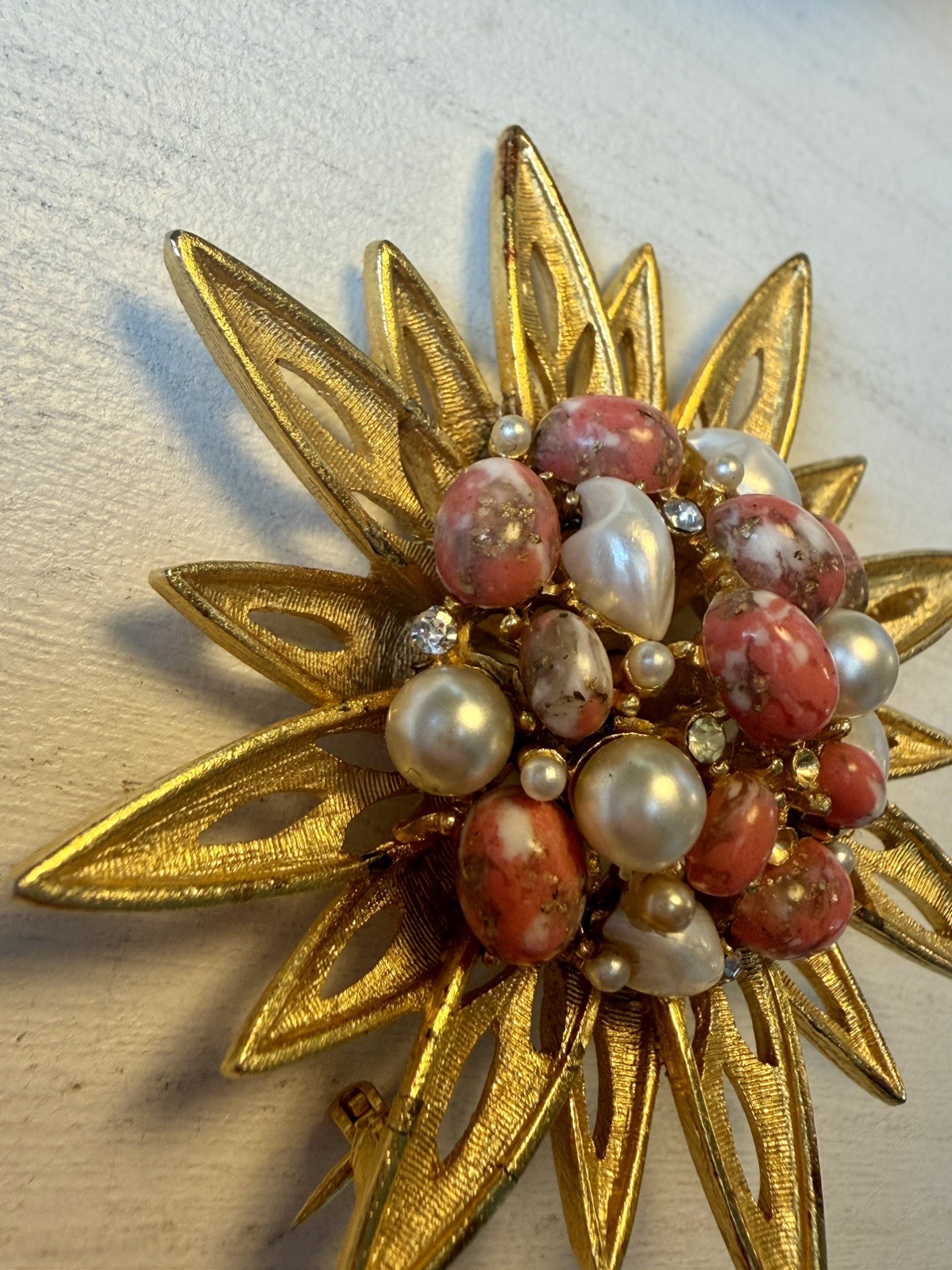 Vintage 1960 BSK Large Sunburst Starburst Coral and Pearl Flower Brooch/Pin