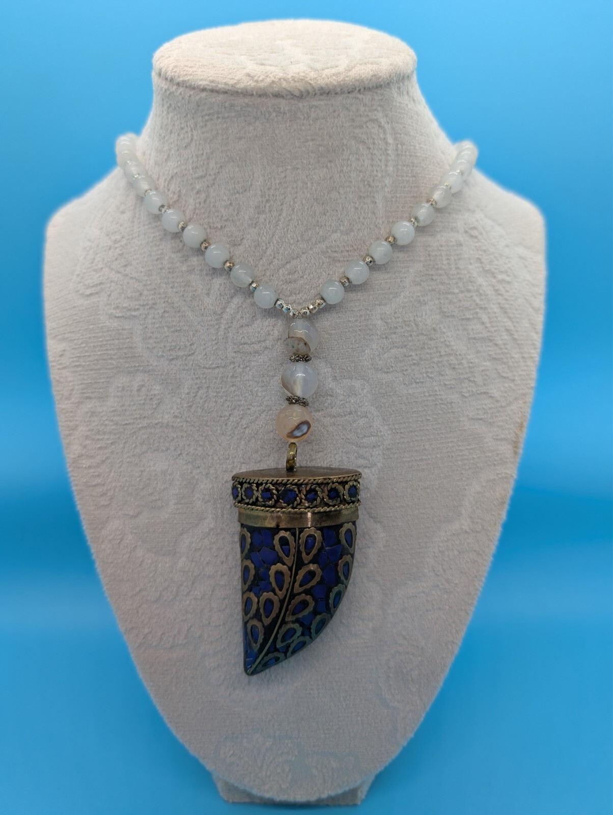 Horn pennant with rose quartz necklace 16 and 1/2 in