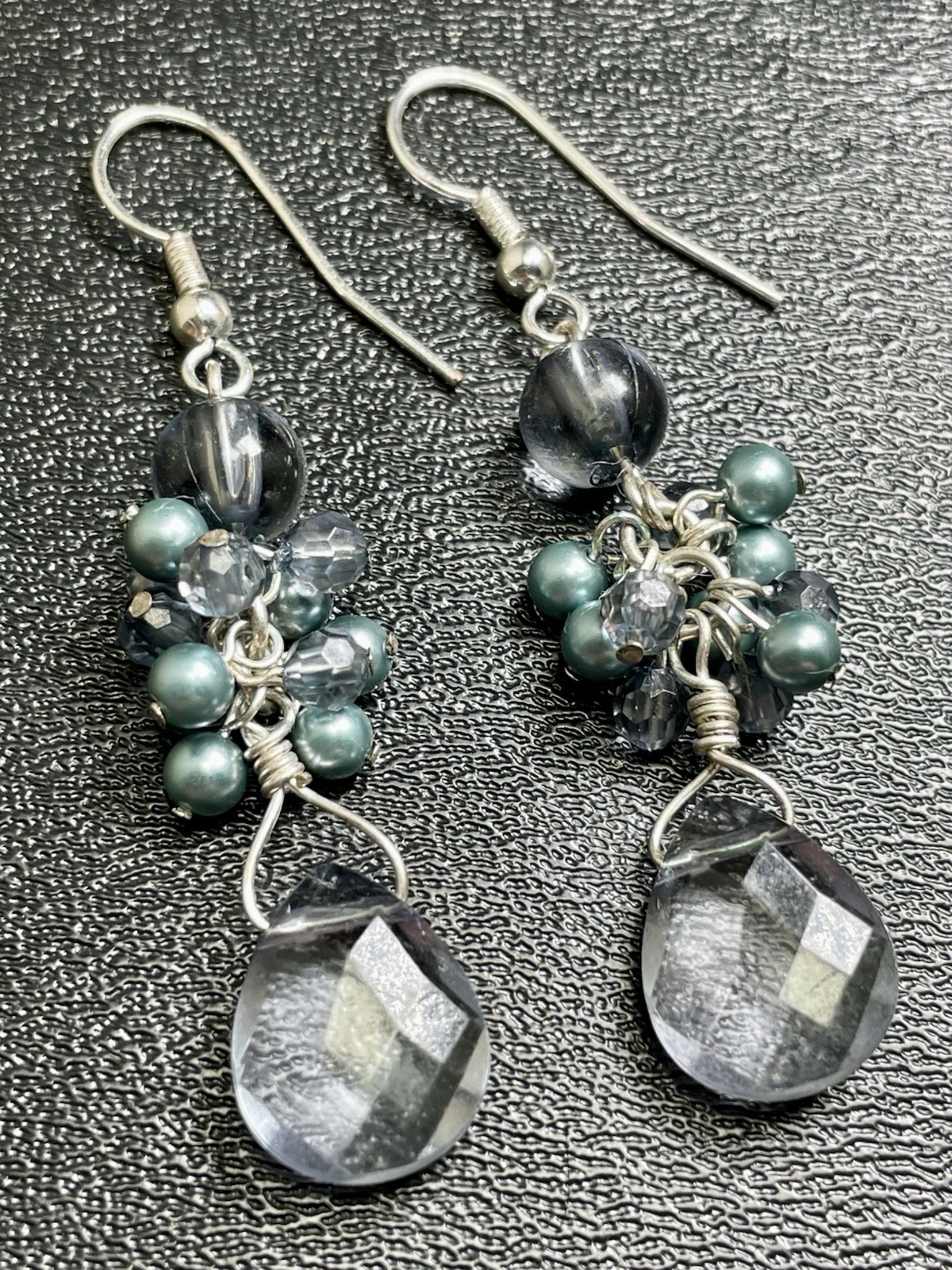 Vintage 2.5” Faceted Blue Acrylic Beaded Silver Tone Dangle Earrings