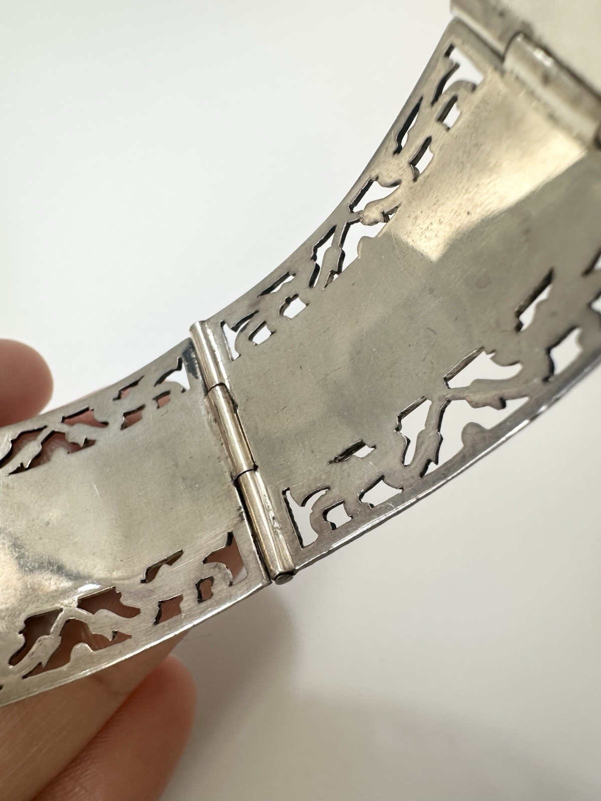 Vintage 900 Silver Guatemala Artisan Hinged Panel Bracelet 7”