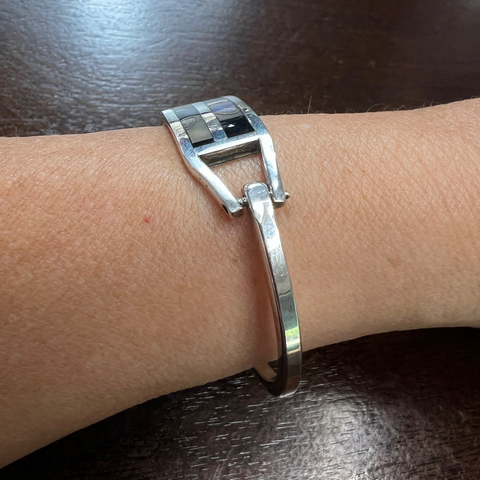 Vintage Alpaca Mexico Abalone Onyx Inlay Bangle Bracelet Silver Tone 7.25 in