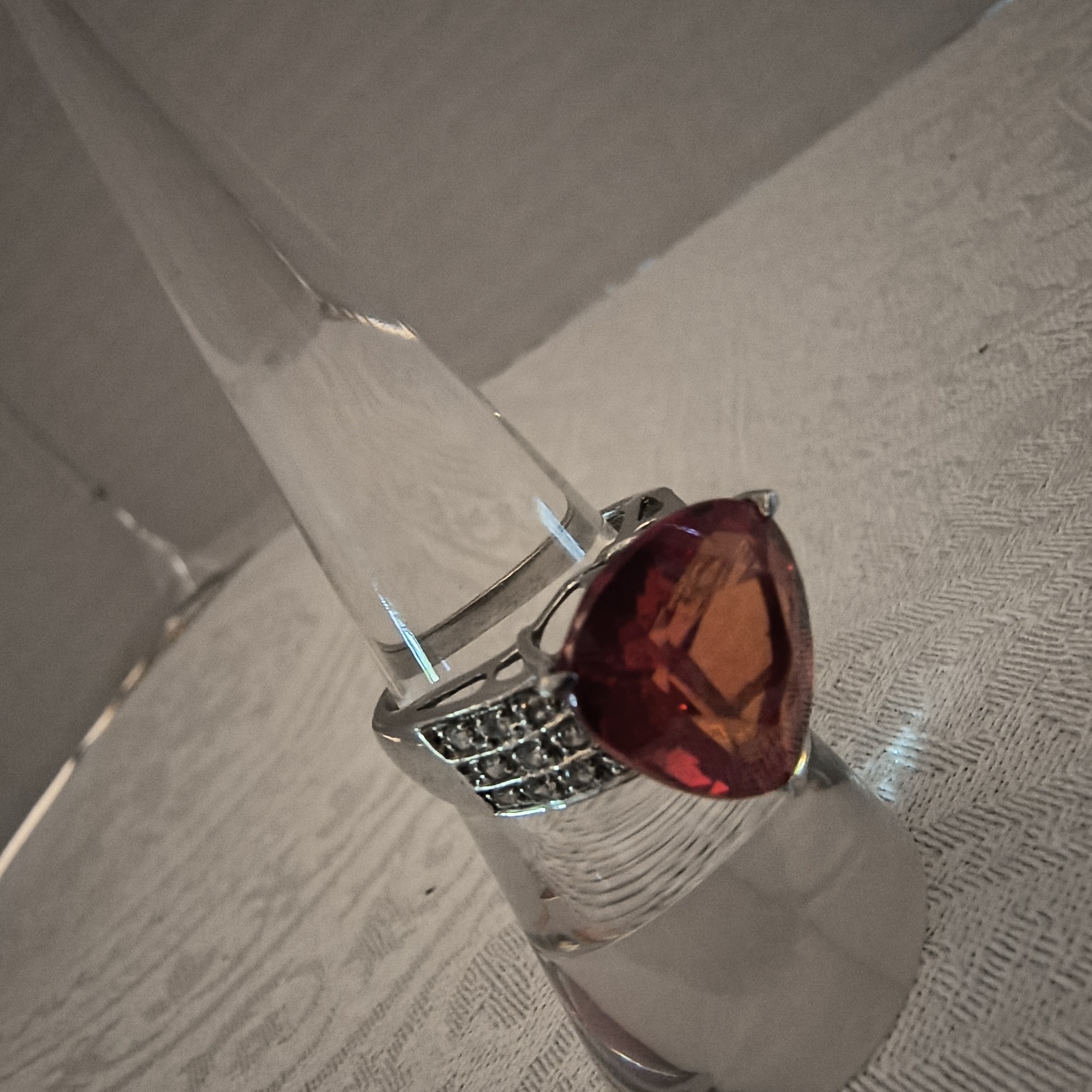 Sterling Silver Cocktail Ring W Trilliant Trillion Cut Red Crystal Gem Sz 6.75