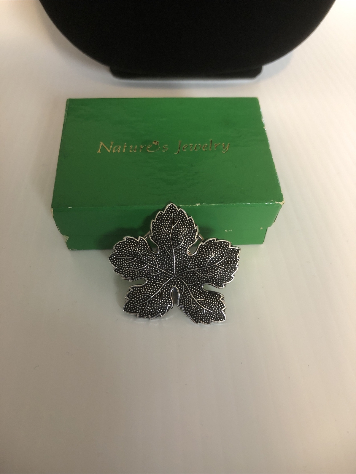 Vintage Nature’s Jewelry 2-tone Clip On Brooch Silver Toned Leaf