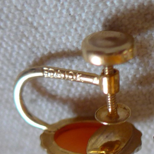 vtg Estate 10k Gold Carved Girl Face Cameo Shell Screw Back Earrings BDA
