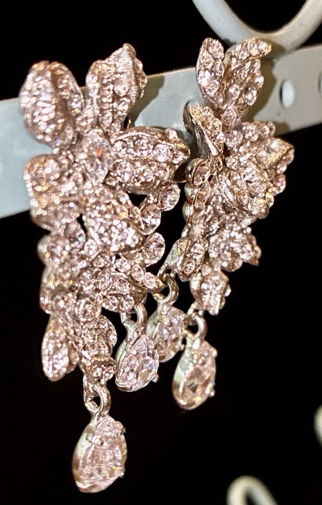 Amazing SIMAN TU Haute Couture Runway Floral Australian Crystal Earrings RARE ~
