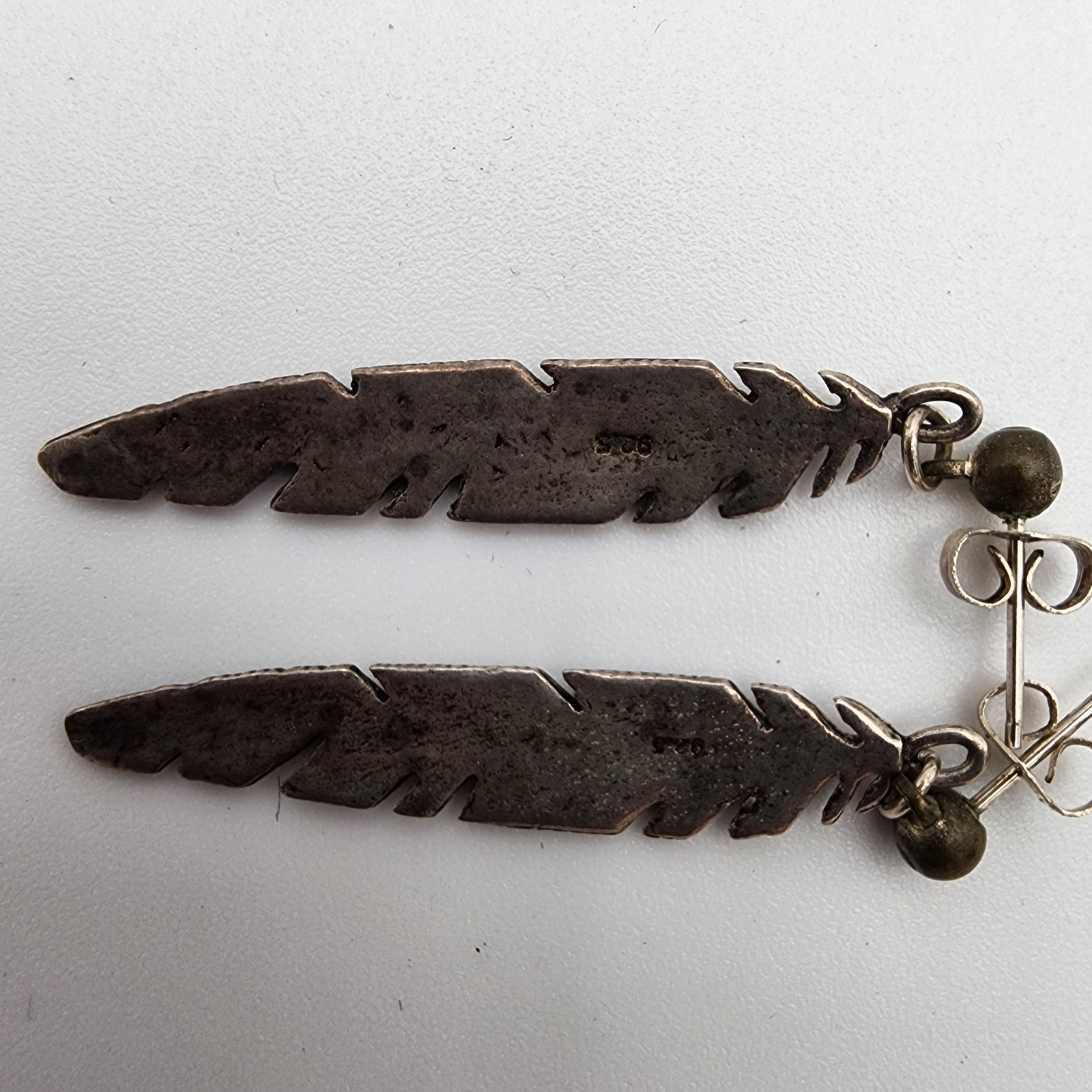 Vintage 925 Sterling Silver Southwestern Feather Dangle Drop Post Back Earrings