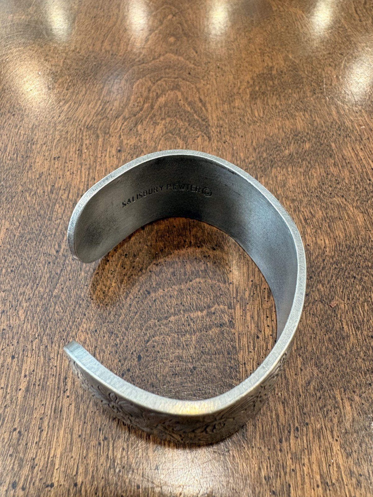 SALISBURY PEWTER APRIL FLOWER ETCHED CUFF BRACELET