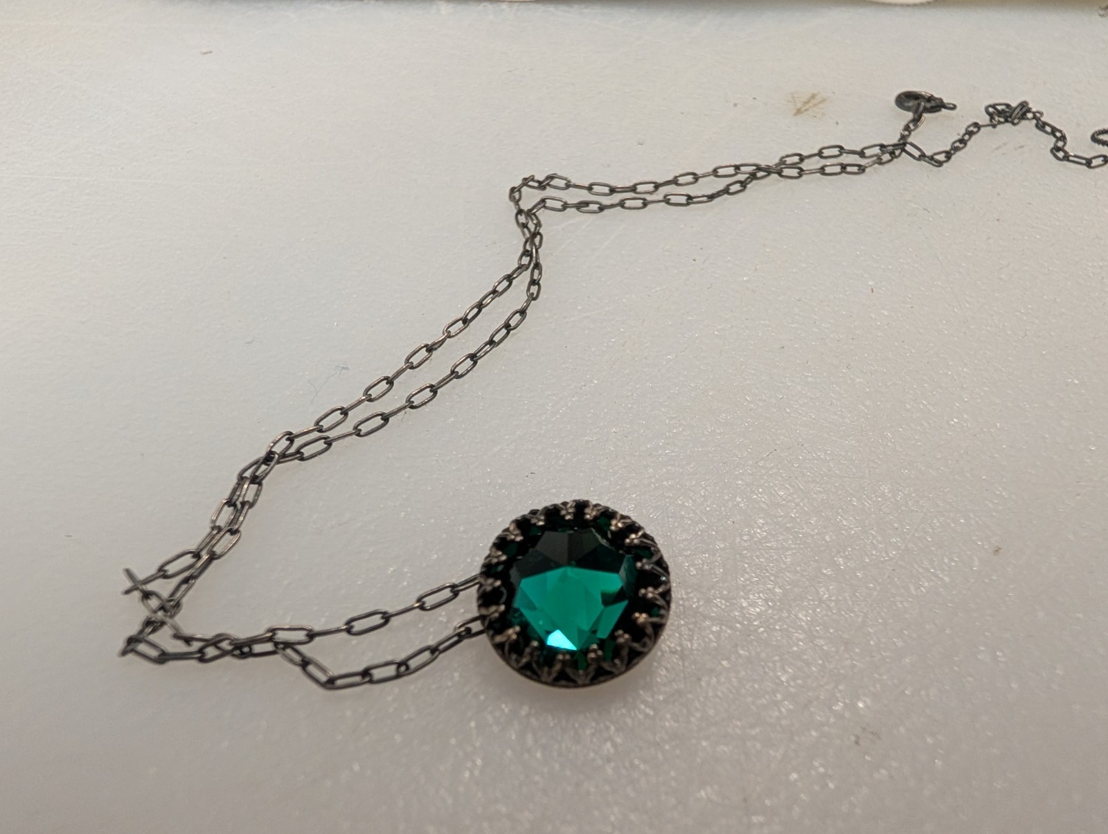 Vintage 925 Sterling Silver Emerald Green Crown Bezel Choker Necklace 16 In