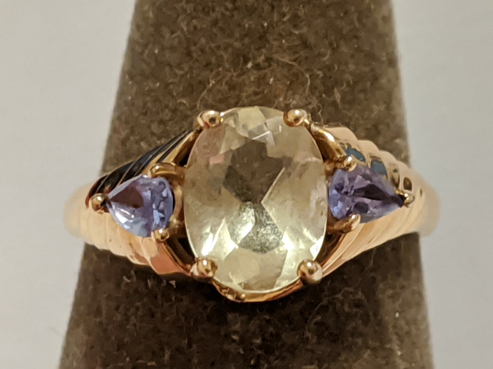 VINTAGE 10K YELLOW GOLD RING ABOUT SIZE 7 1/2 – 7 3/4 HALLMARKED SIGNED 10K FL