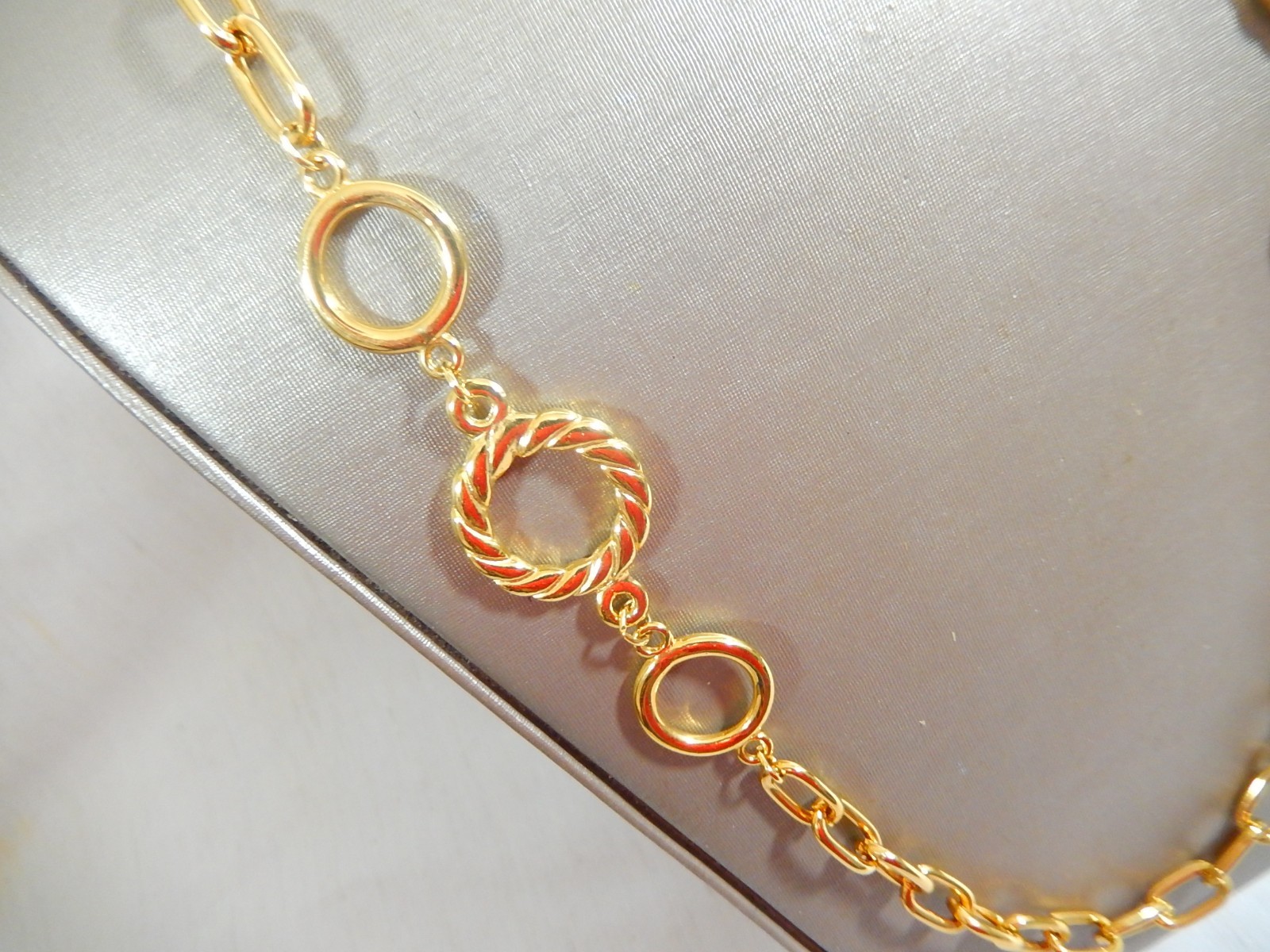 NEW W/ TAG TACOA CHUNKY GOLD TONE WITH CABLE RING STATIONS 31″ NECKLACE