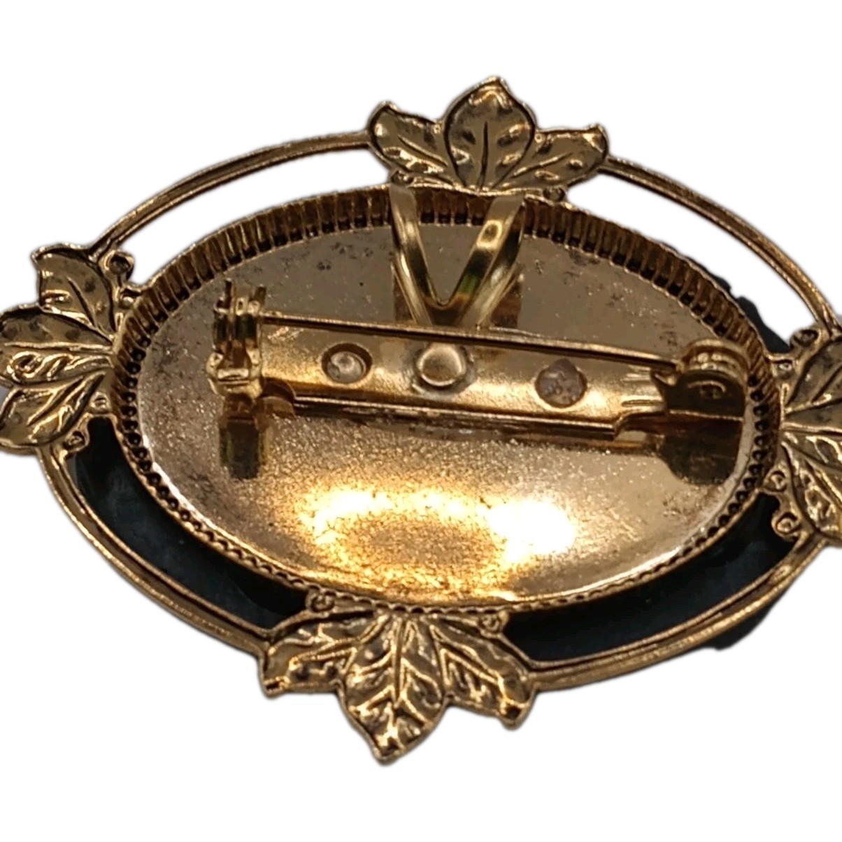 Vintage Horse & Foal Cameo Brooch Pendant White Gold Tone Leaf Frame 2 by 1 1/2