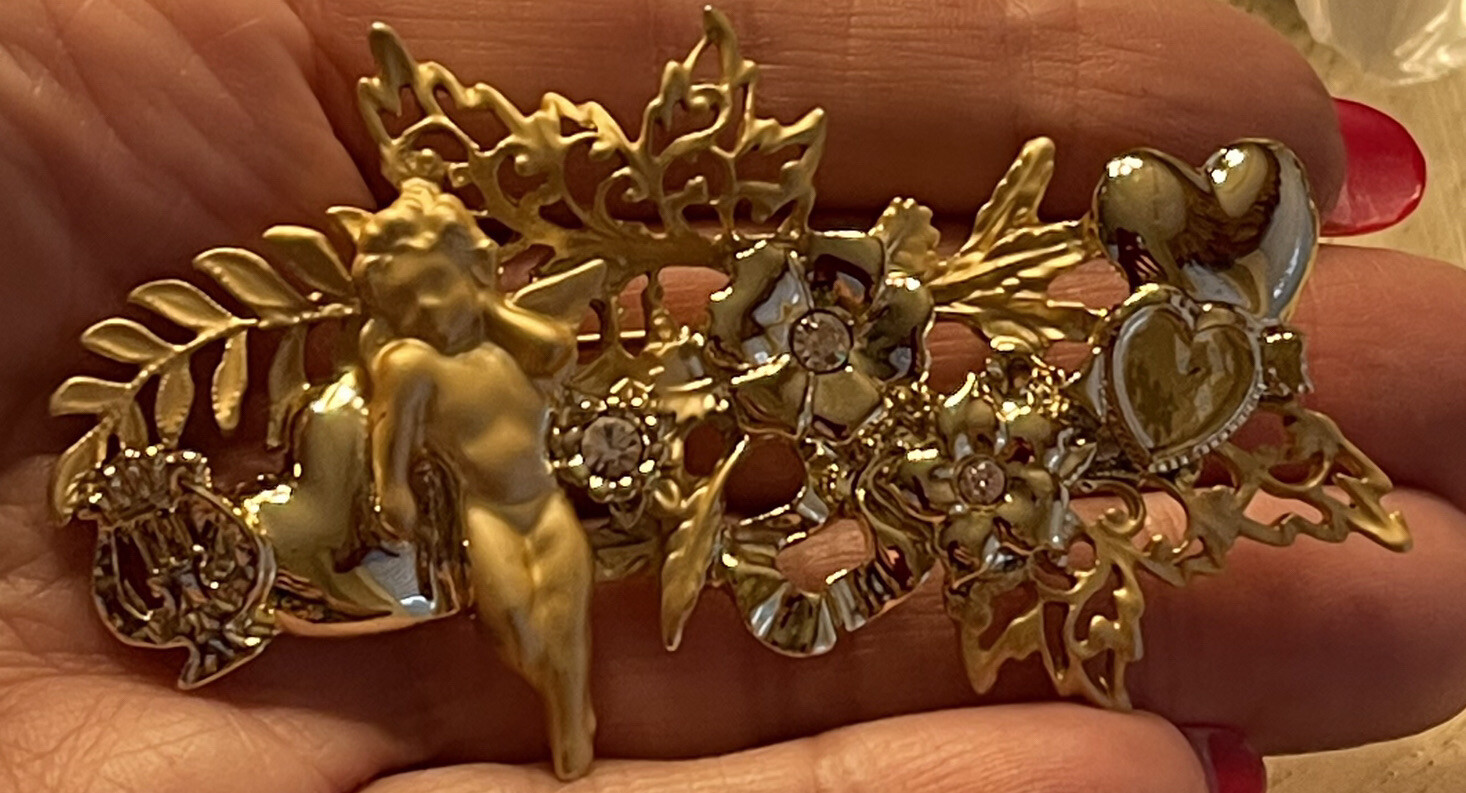 Vintage Angel pin/brooch hearts and flowers