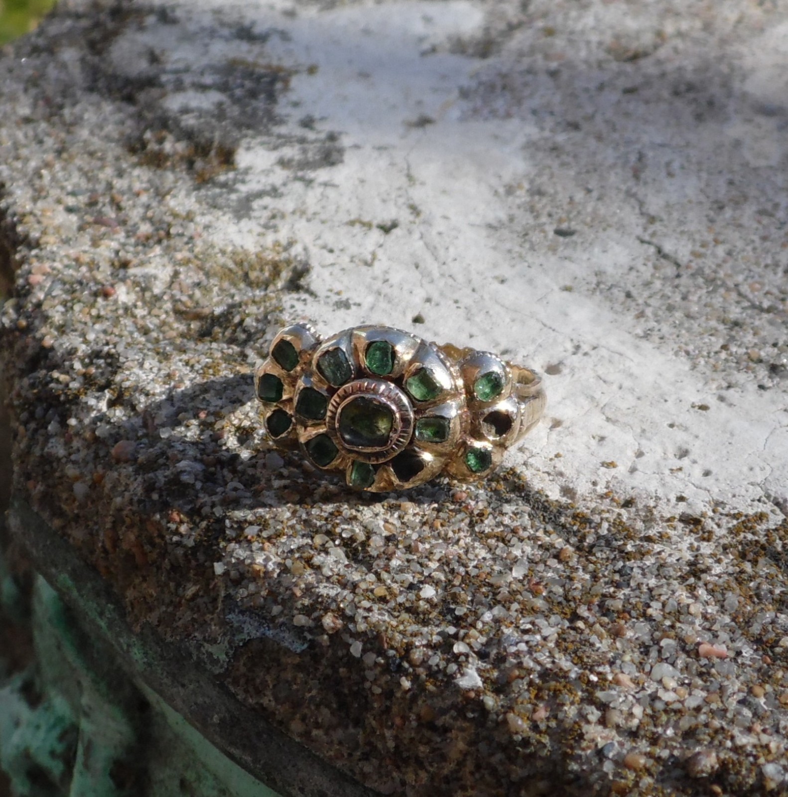 Antique 18th Century 14k GOLD Italian Floral Green Cluster Ornate Band Ring