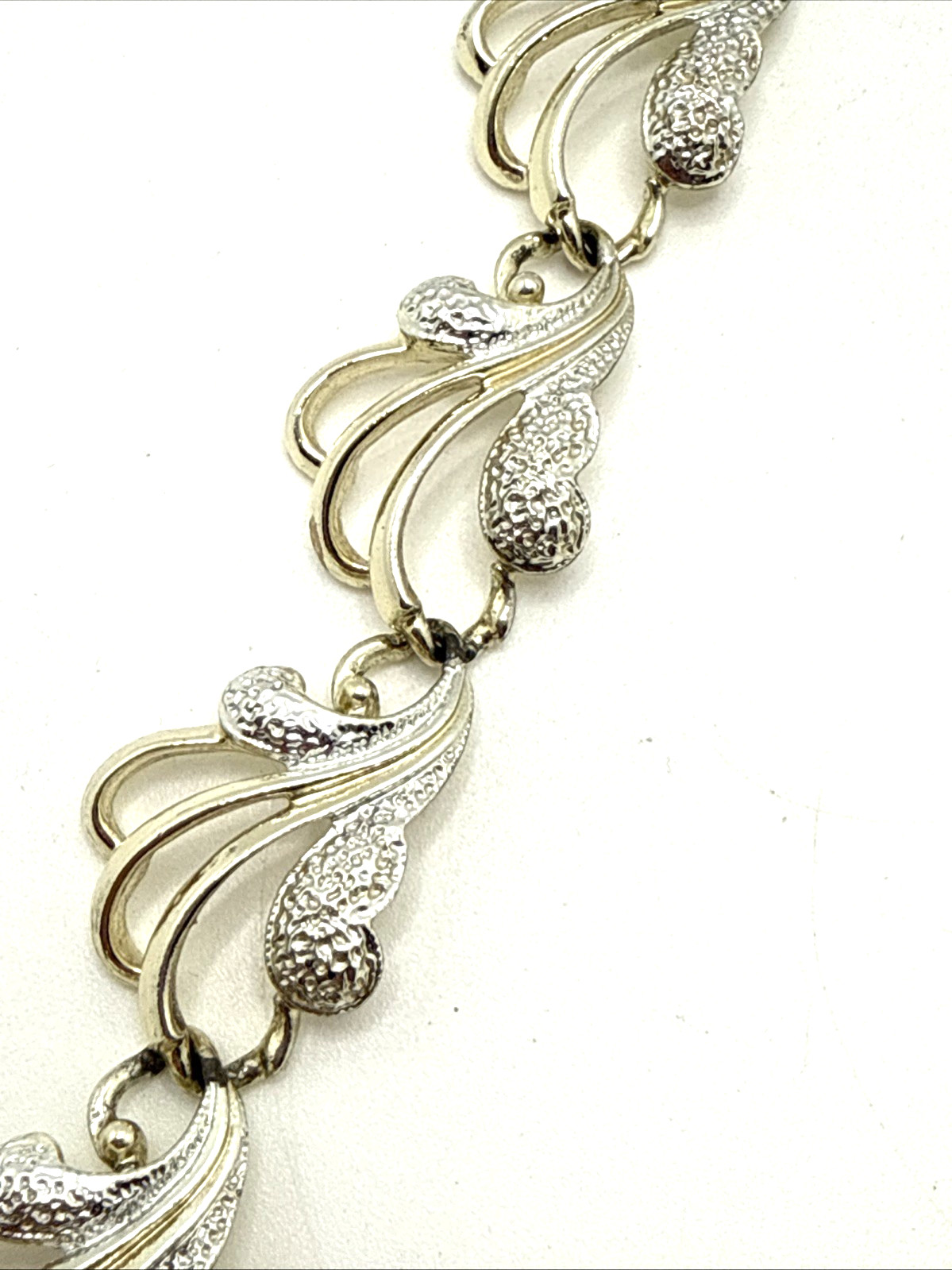 Vintage Sarah Coventry Frosted Feathers Choker Necklace Silver Tone 15″ -17″ MCM