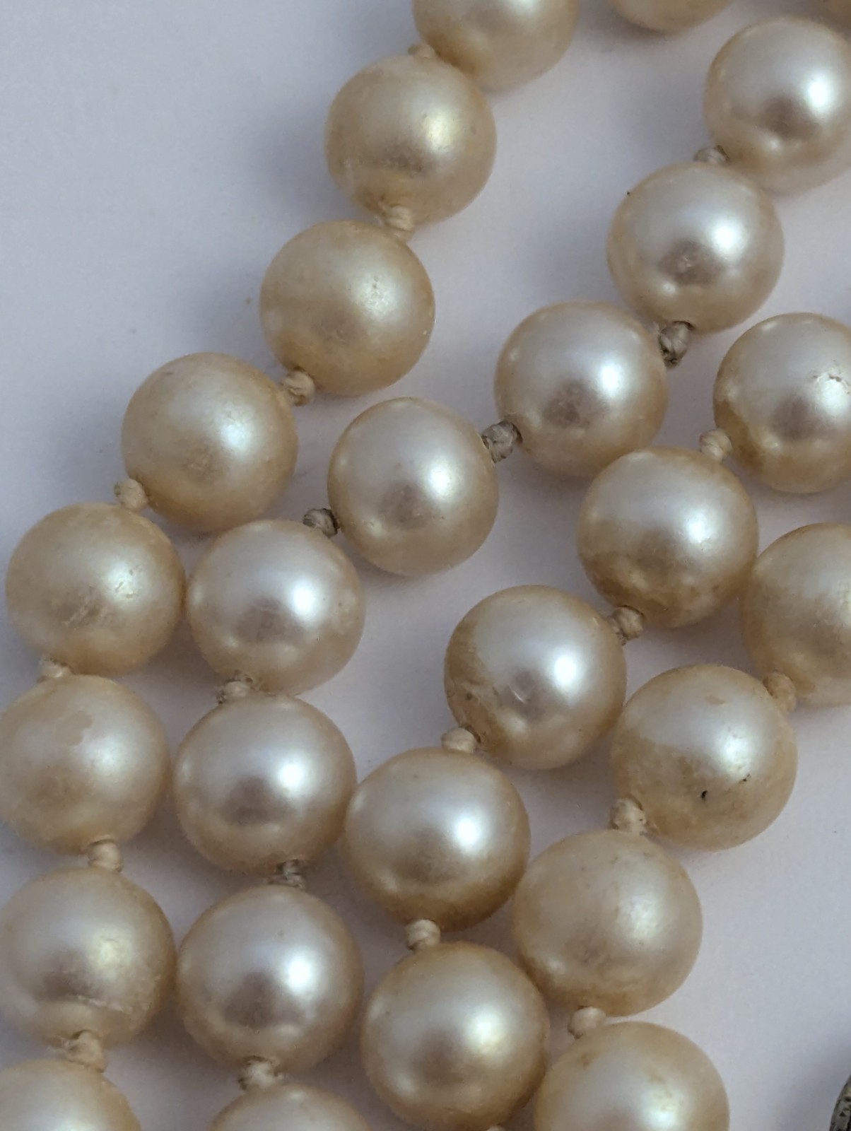 Vtg Signed Miriam Haskell Faux Pearl Necklace 31.5″ Long 7.5mm