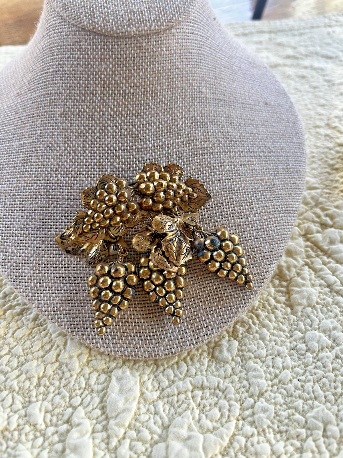 Beautiful Vintage Stamped Grapes Pin Brooch