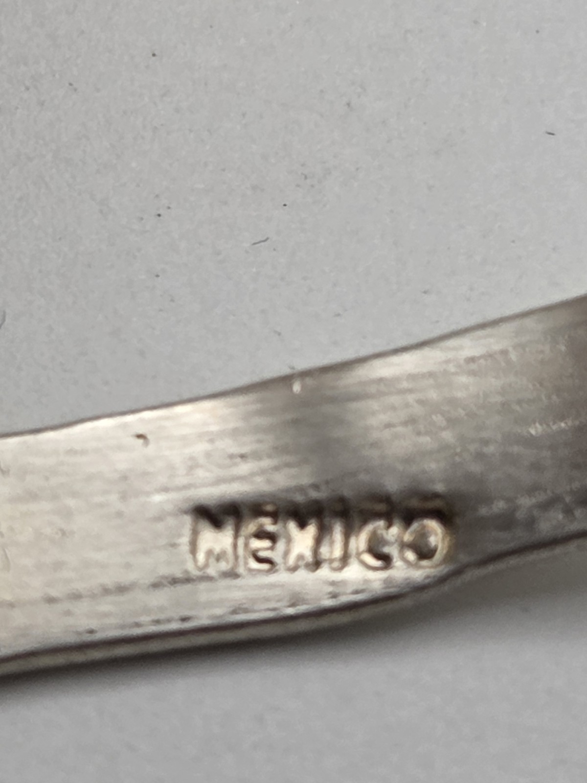 Vintage Silver Toned Mexico Bangle Bracelet Size 7.25