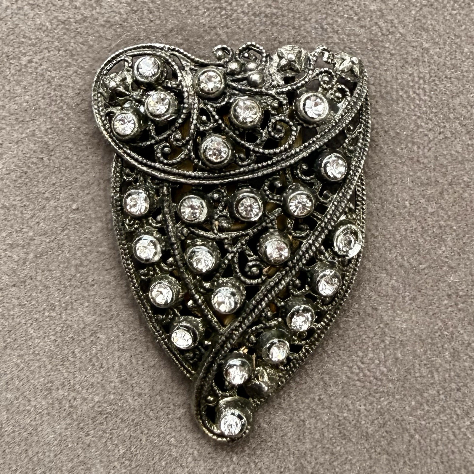 Vintage Rhinestone Leaf Dress Clip | Fur Clip | Silver Tone Filigree Openwork