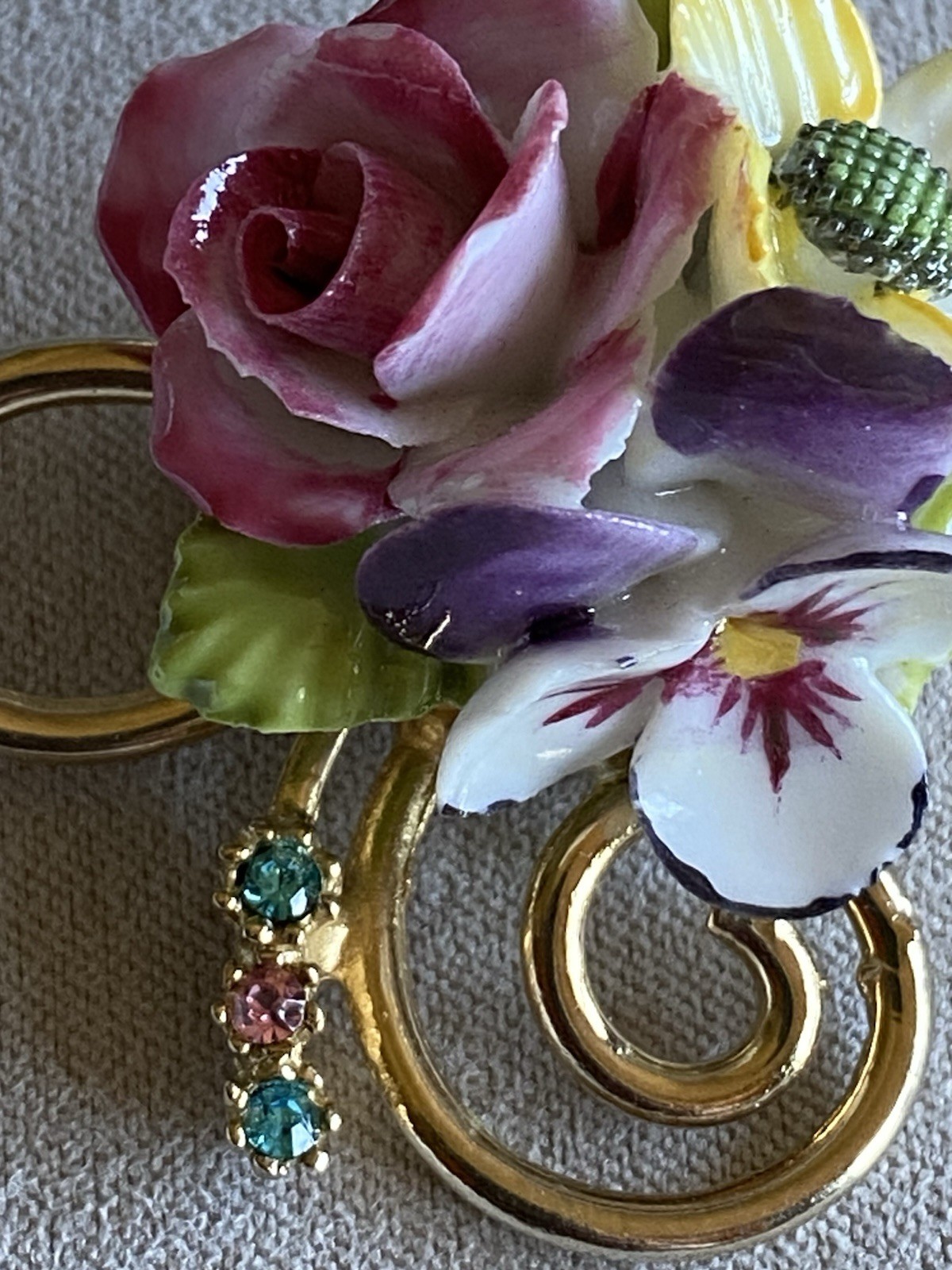 Vintage Coro Floral Bouquet Brooch Porcelain Rhinestone Gold Tone Pin As-Is