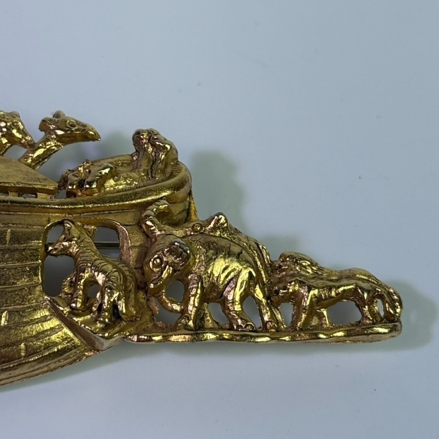 Brooch Gold Tone Noahs Ark Animals Heavy Vintage Piece Intricate Detail