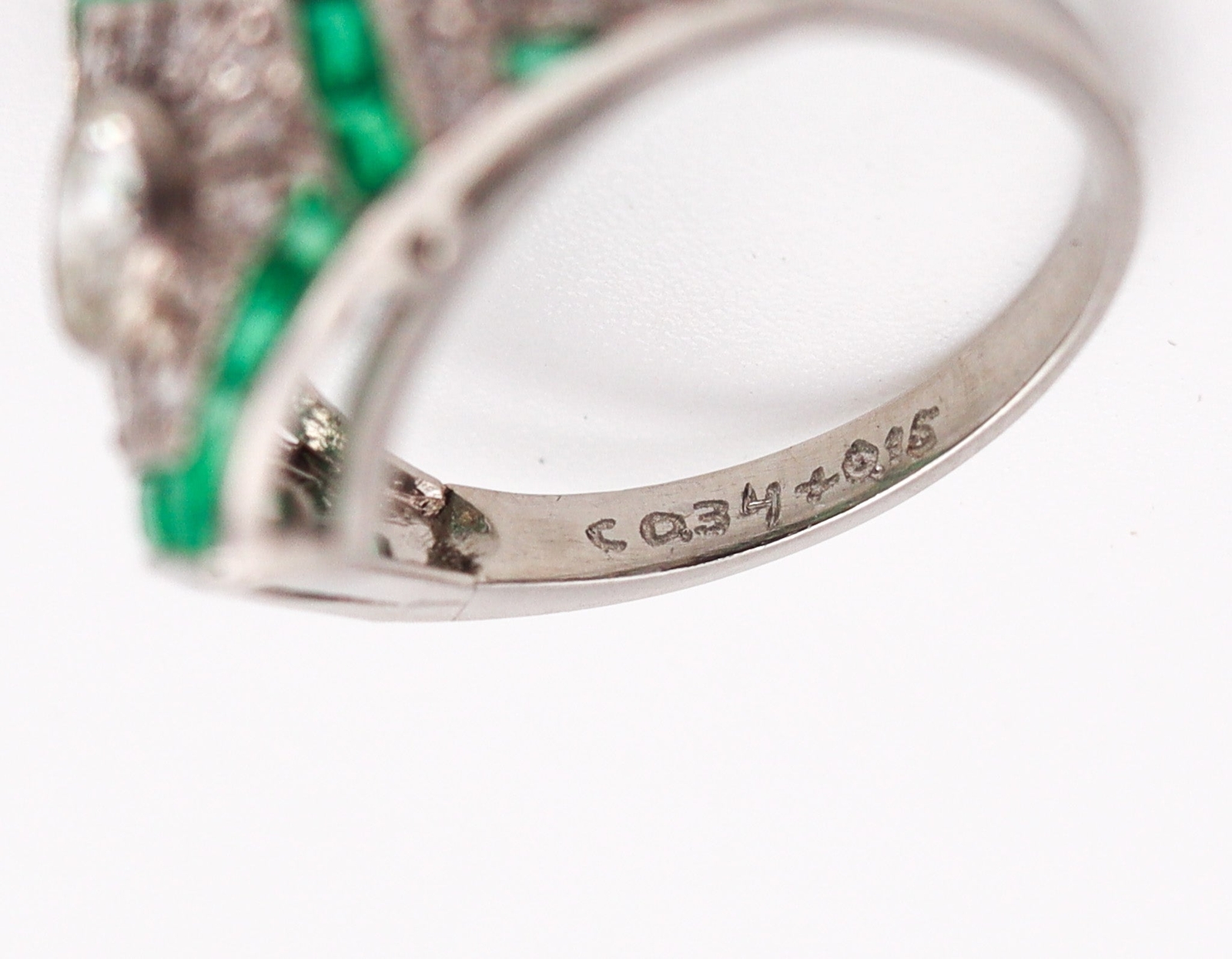 ART DECO 1930 Geometric Ring In Platinum With 2.67 Ctw In Diamonds And Emeralds