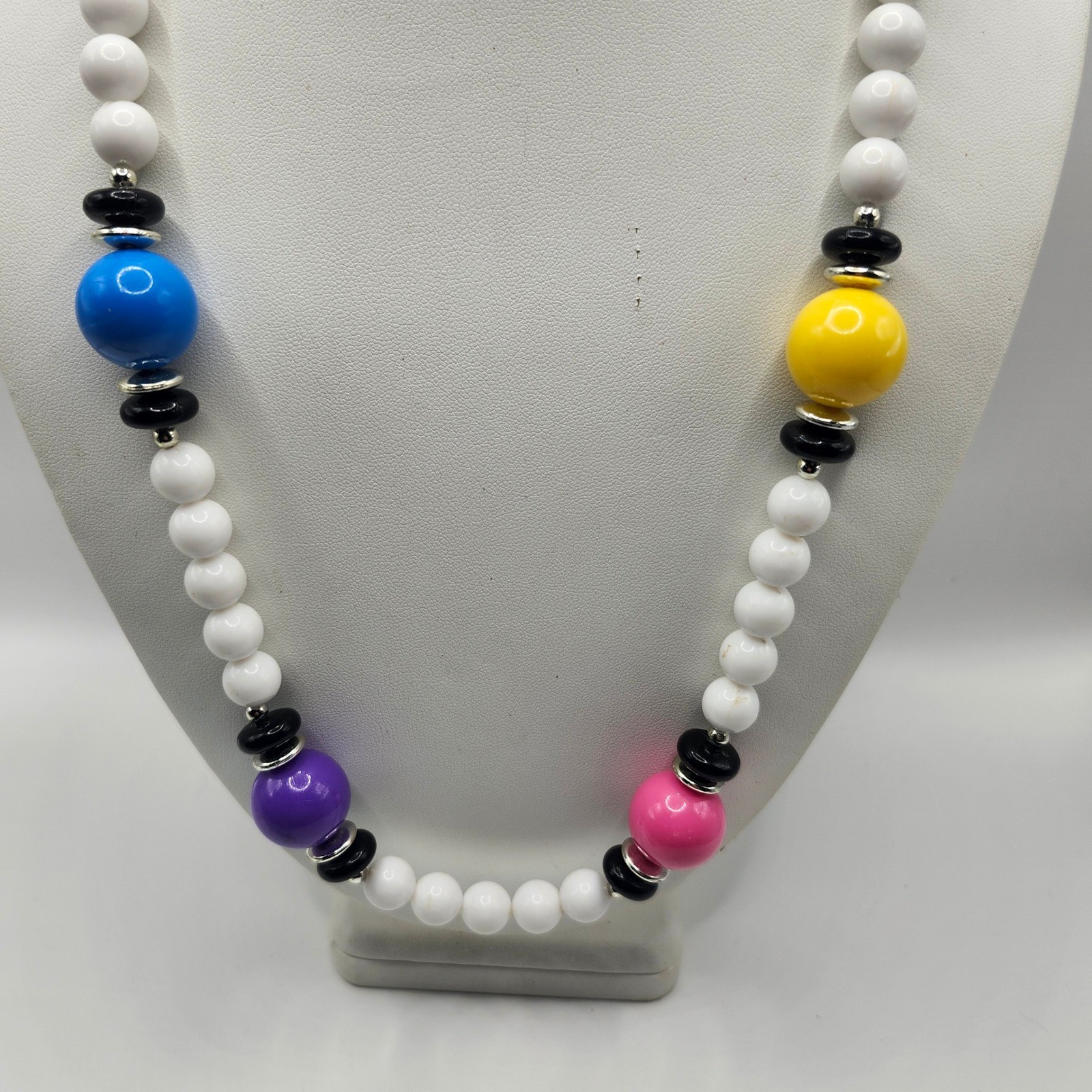Vintage Multi Color Chunky Bead Necklace White Red Blue Yellow Purple Pink Retro