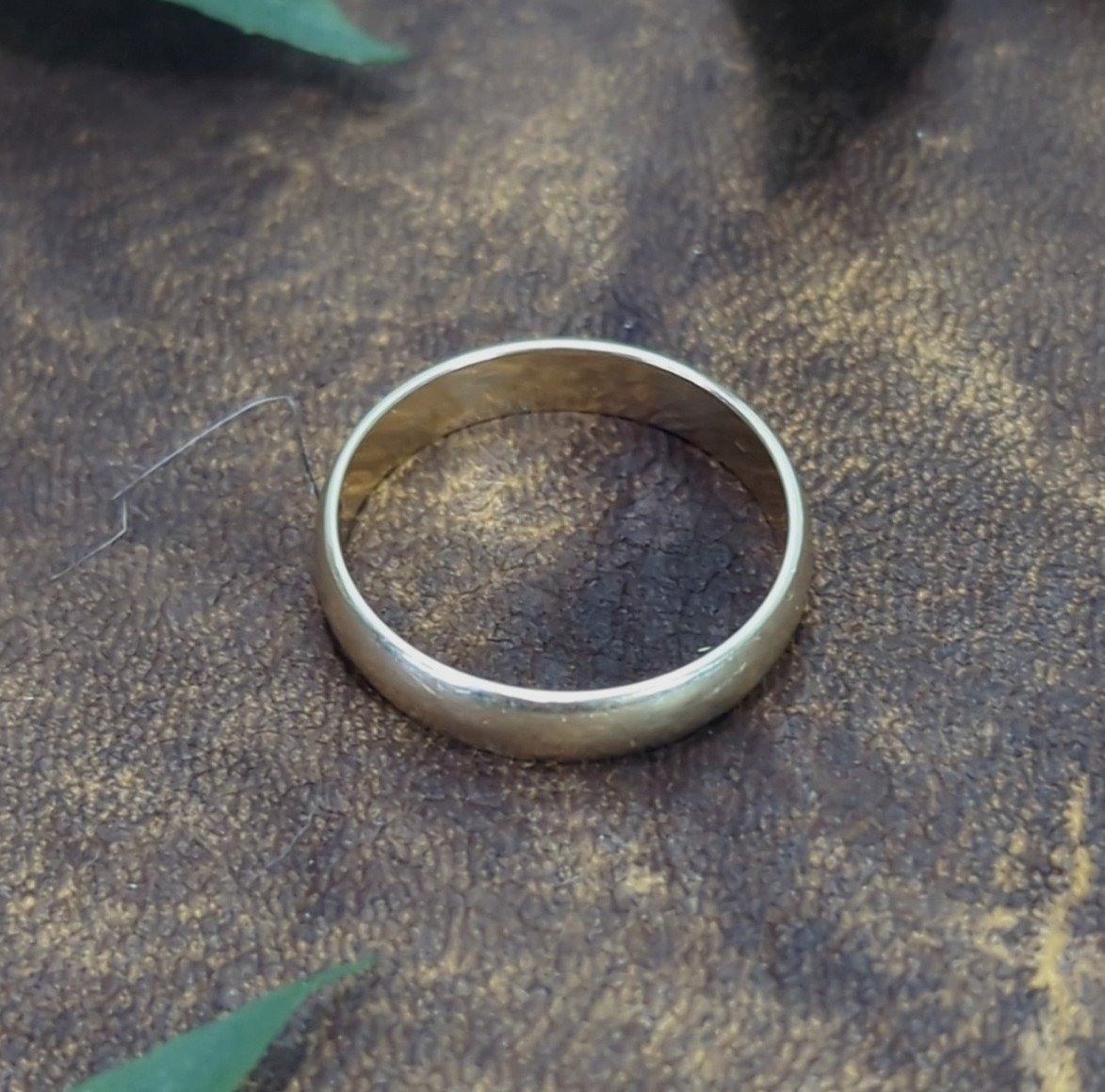 14k 2.5 grams FG Yellow Gold 1/8″ Band Wedding Ring Size: 7.5 Vintage Tested