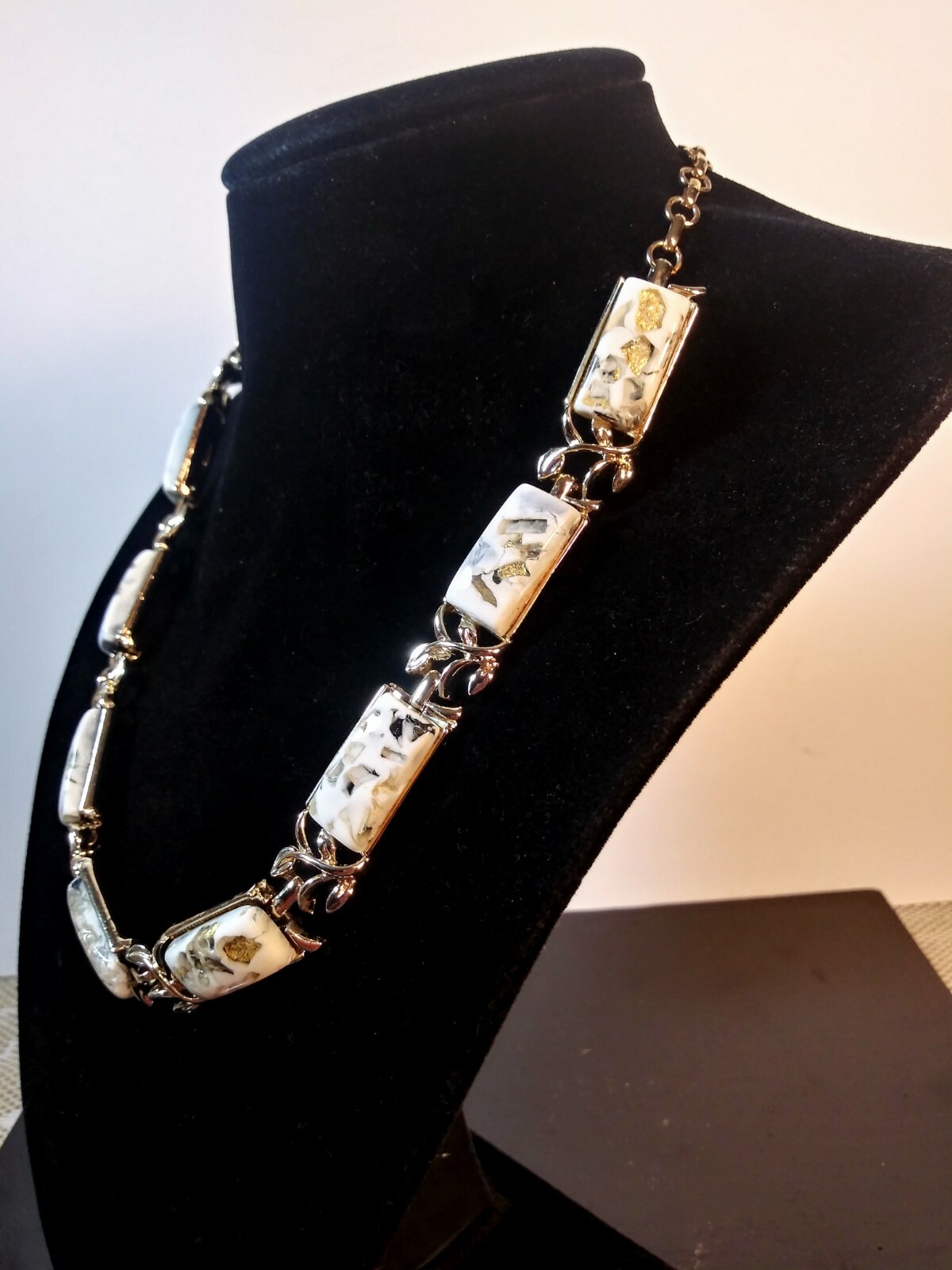 Vintage Mid Century Coro Lucite Confetti Rectangular Stones Choker 16.5 ” in