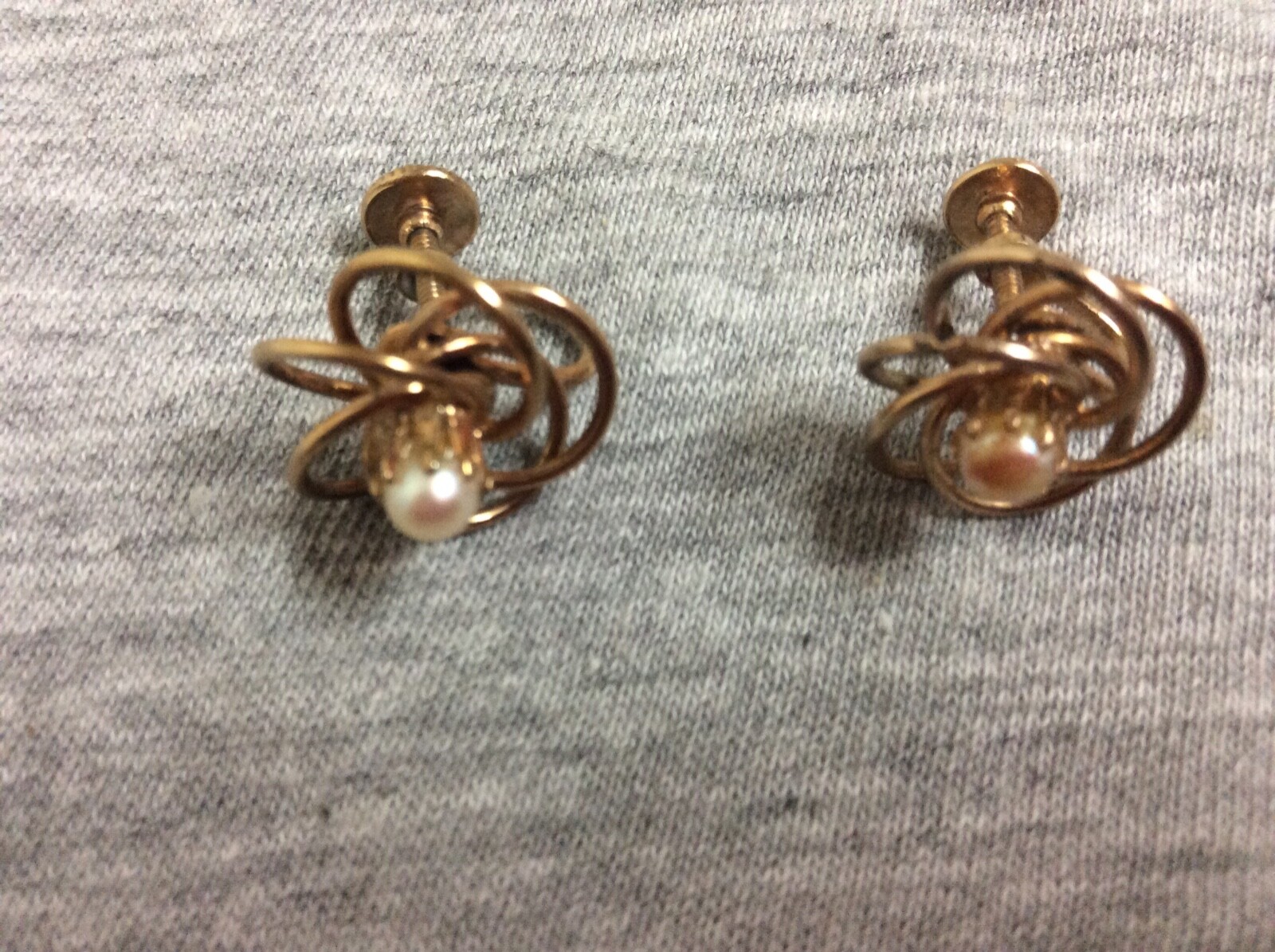 Vintage Goldtone Love Knot w/Pearls Brooch & Screw Back Earring Set