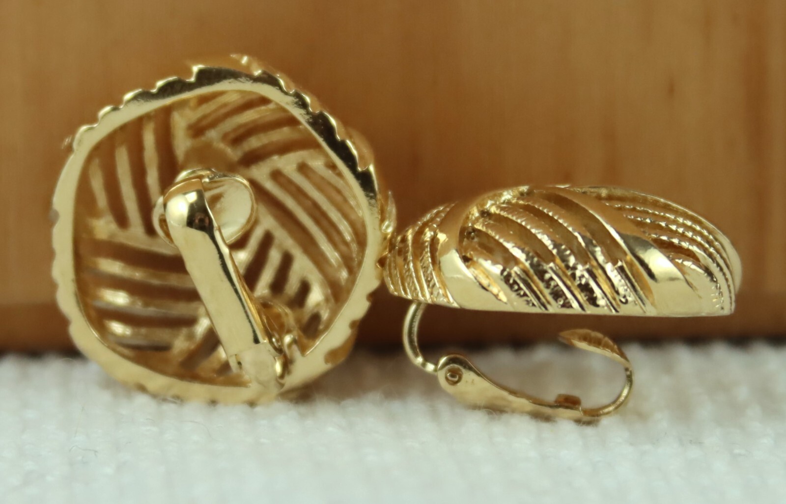 Unsigned Vintage Avon Golden Knot Open-Work Pentagon-Shape Clip Earrings