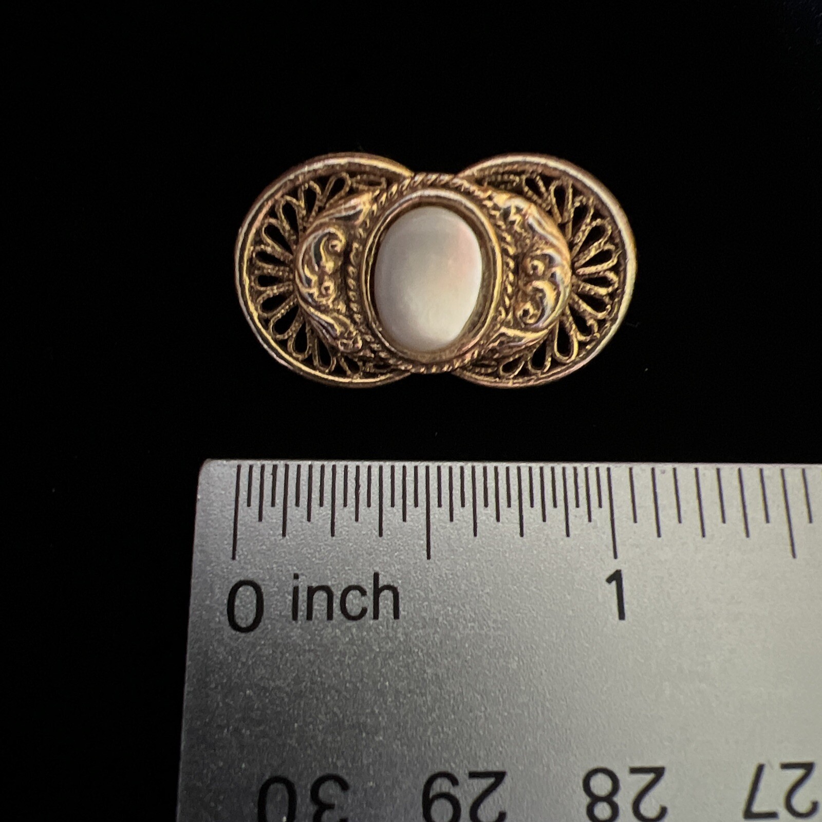 VINTAGE SIGNED TACOA GOLDTONE CENTER MOTHER OF PEARL BROOCH PIN 1” Diameter
