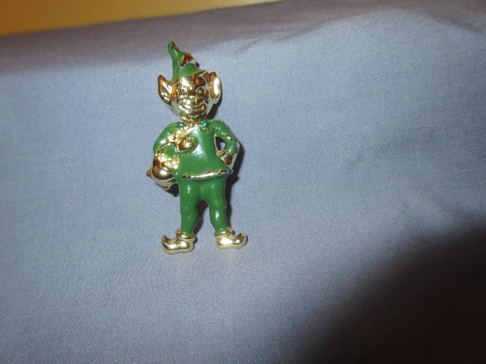 vintage Leprechaun pin brooch trembler gold-tone and enamel 2″ moving head
