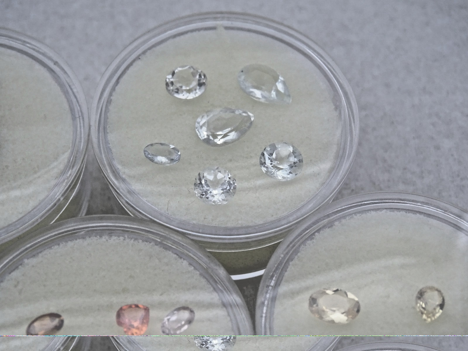 (10) ASSORTED COLORED STONES / FEDEX FREE SHIPPING