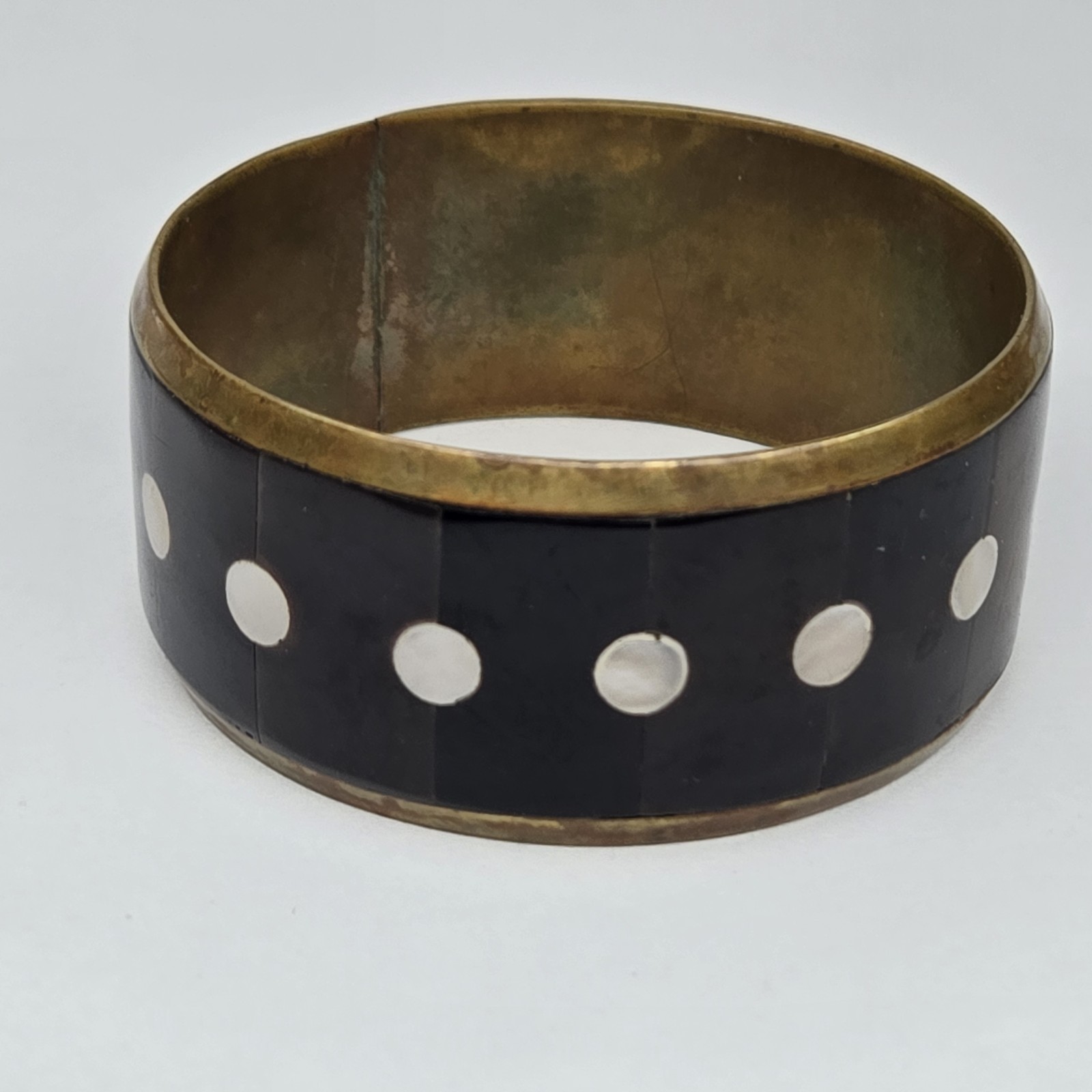 Vintage 8 Inch Gold Tone Metal Black Stone And White Shell Inlay Bangle Bracelet