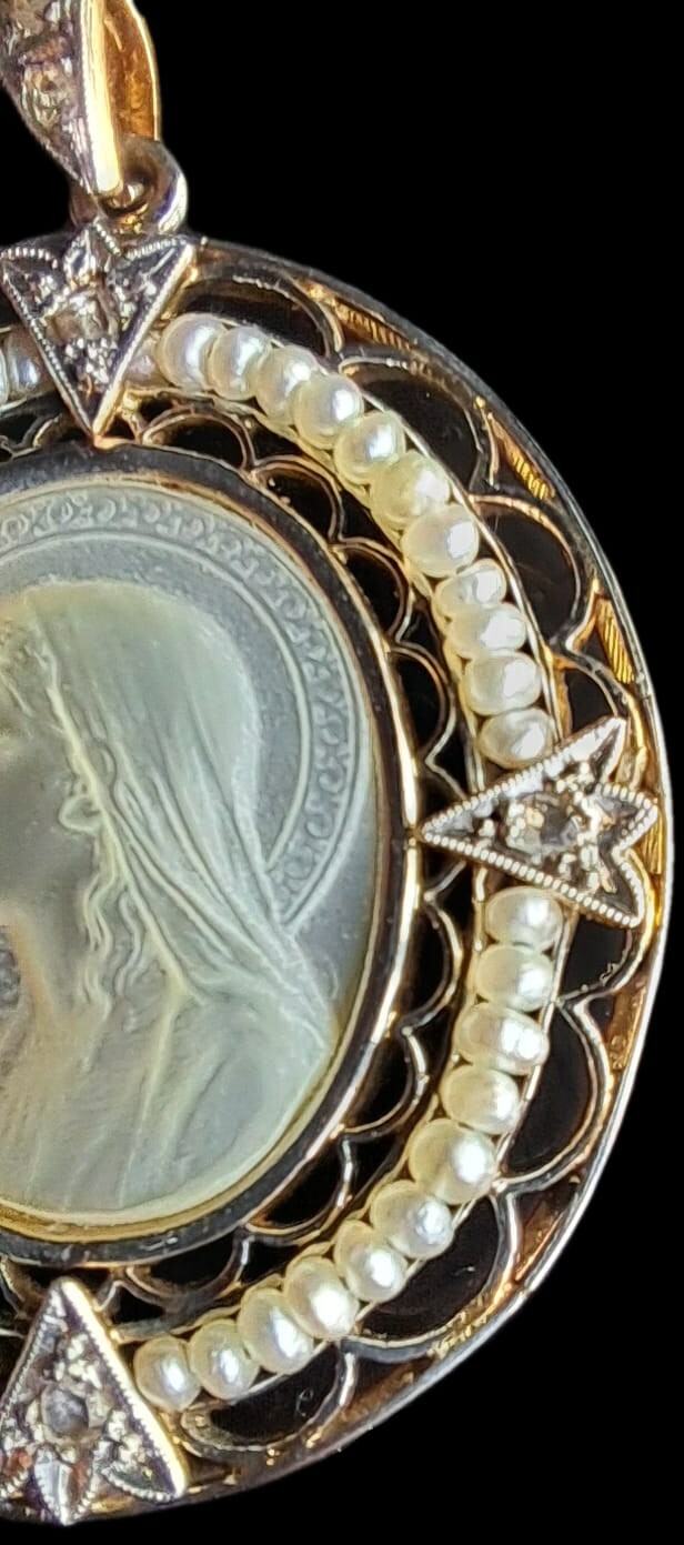 Fine Antique Art Nouveau 18K Gold Mother of Pearl Virgin Mary Pendant Ca 1900