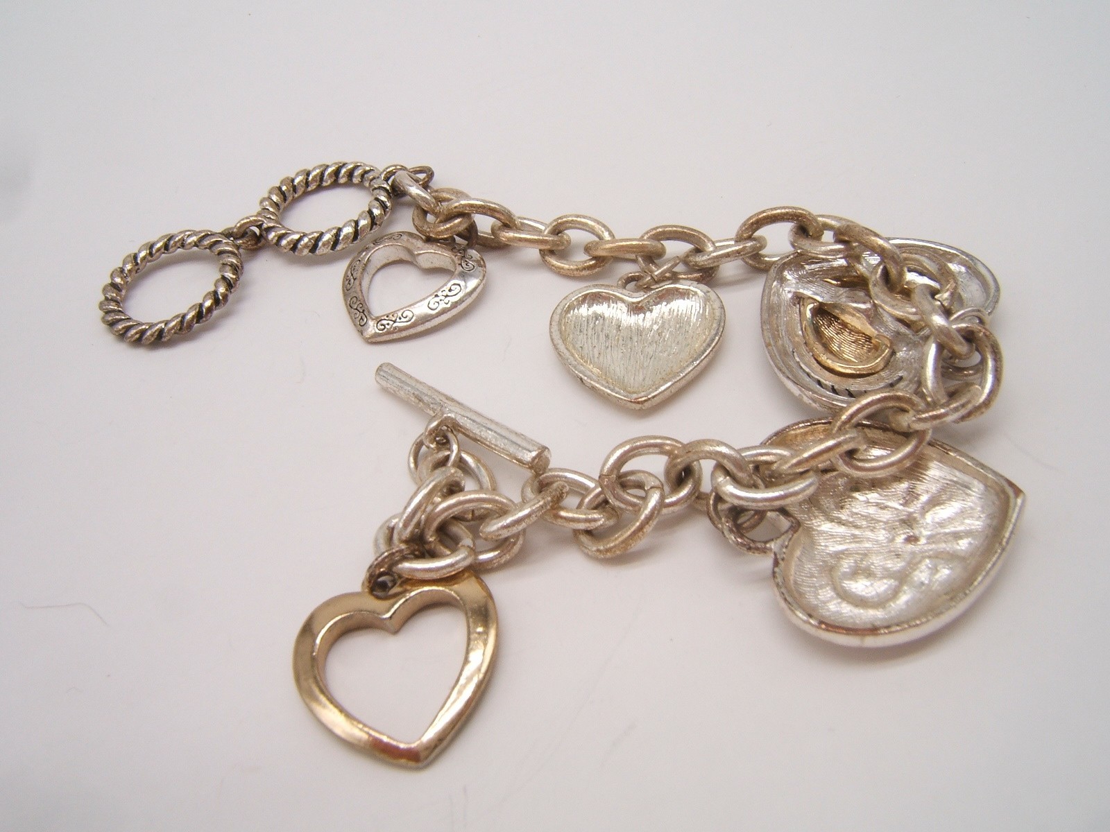 VTG SILVER TONE HEART CHARM BRACELET TOGGLE CLOSURE