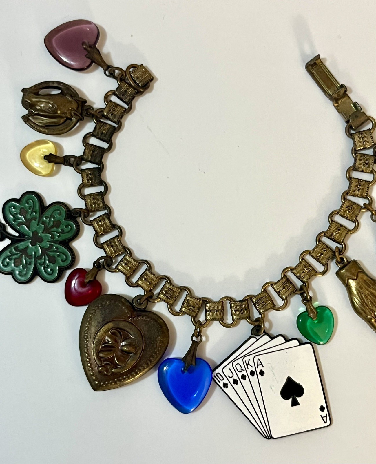 Vintage Charm Bracelet Poker Shamrock Dangles Cards Hearts Glass Works Studio ?