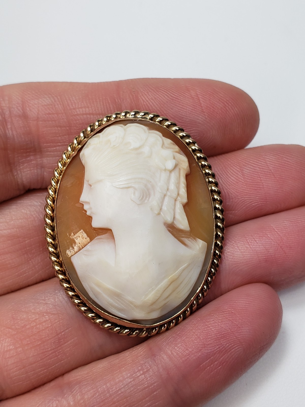 Vintage Antique 8.5g 12k Gold Filled 39X31mm Carved Cameo Brooch Pendant