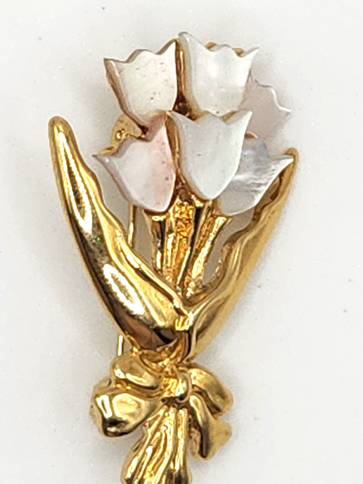 Vintage White Mother of Pearl Tulip Flower Bouquet Bow Gold Tone Brooch Pin
